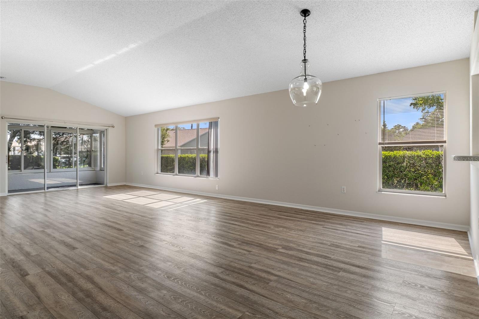 18236 WEBSTER GROVE DR — photo 10