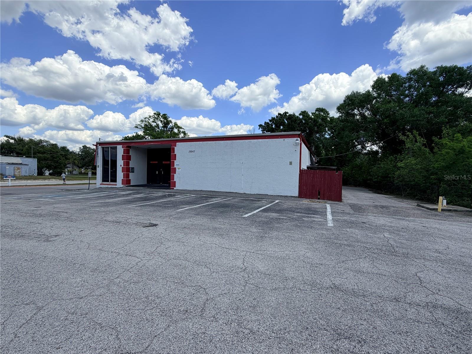 18843 N 41 HWY — photo 2