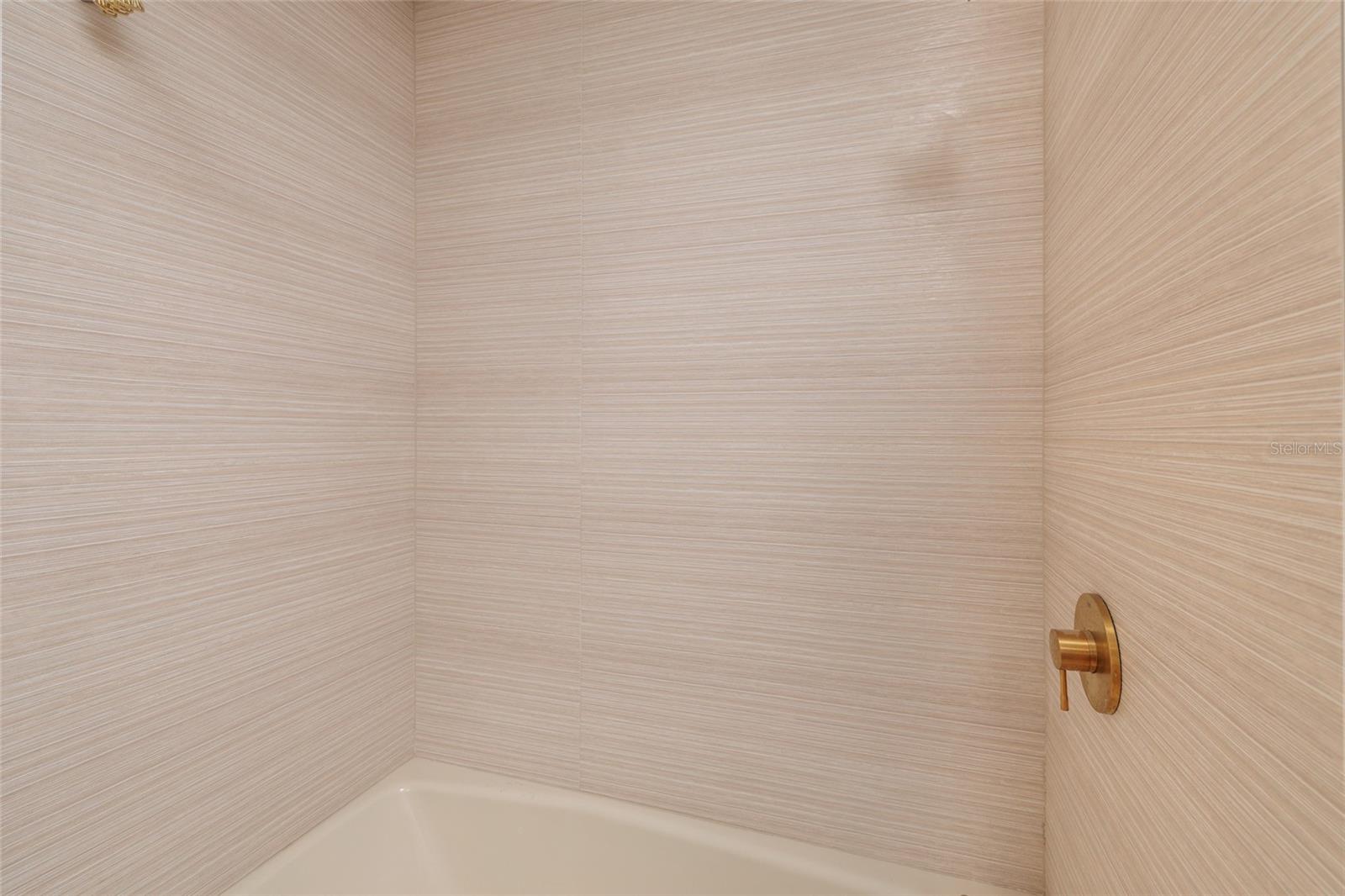 300 BRIGHTWATERS BLVD NE — photo 35