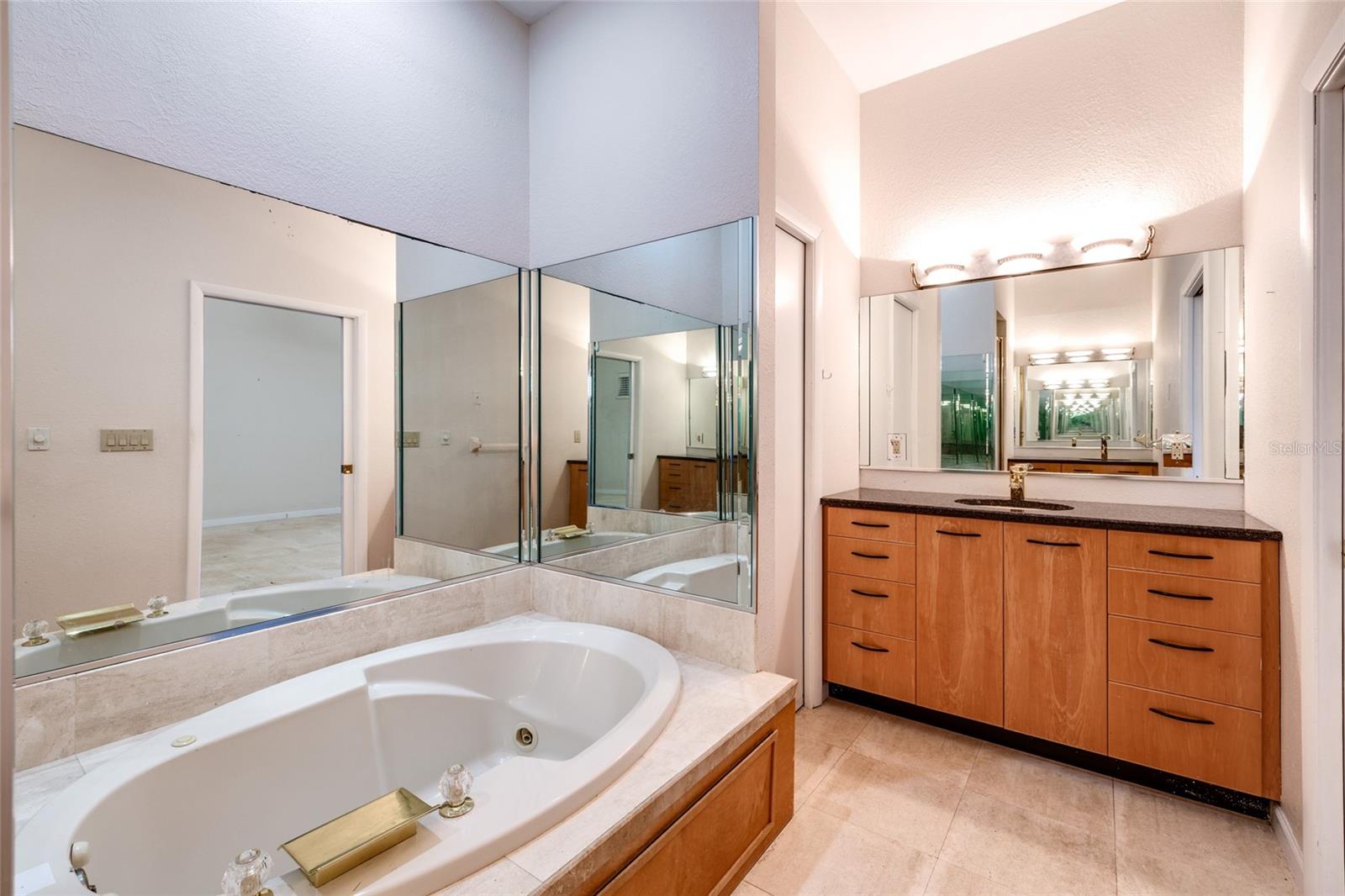 300 BRIGHTWATERS BLVD NE — photo 26