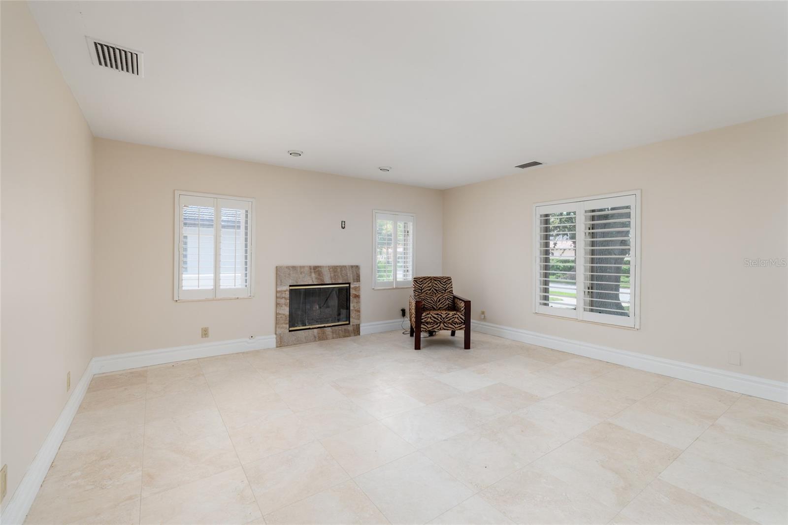 300 BRIGHTWATERS BLVD NE — photo 10