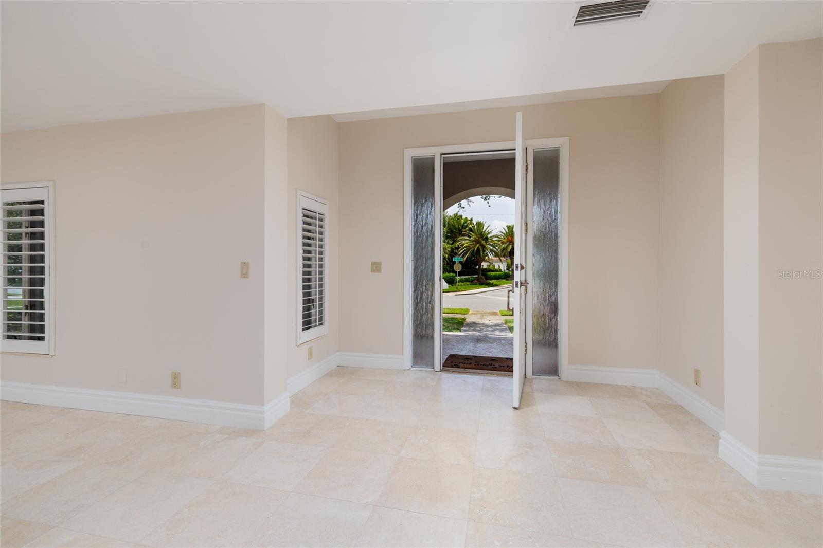300 BRIGHTWATERS BLVD NE — photo 8