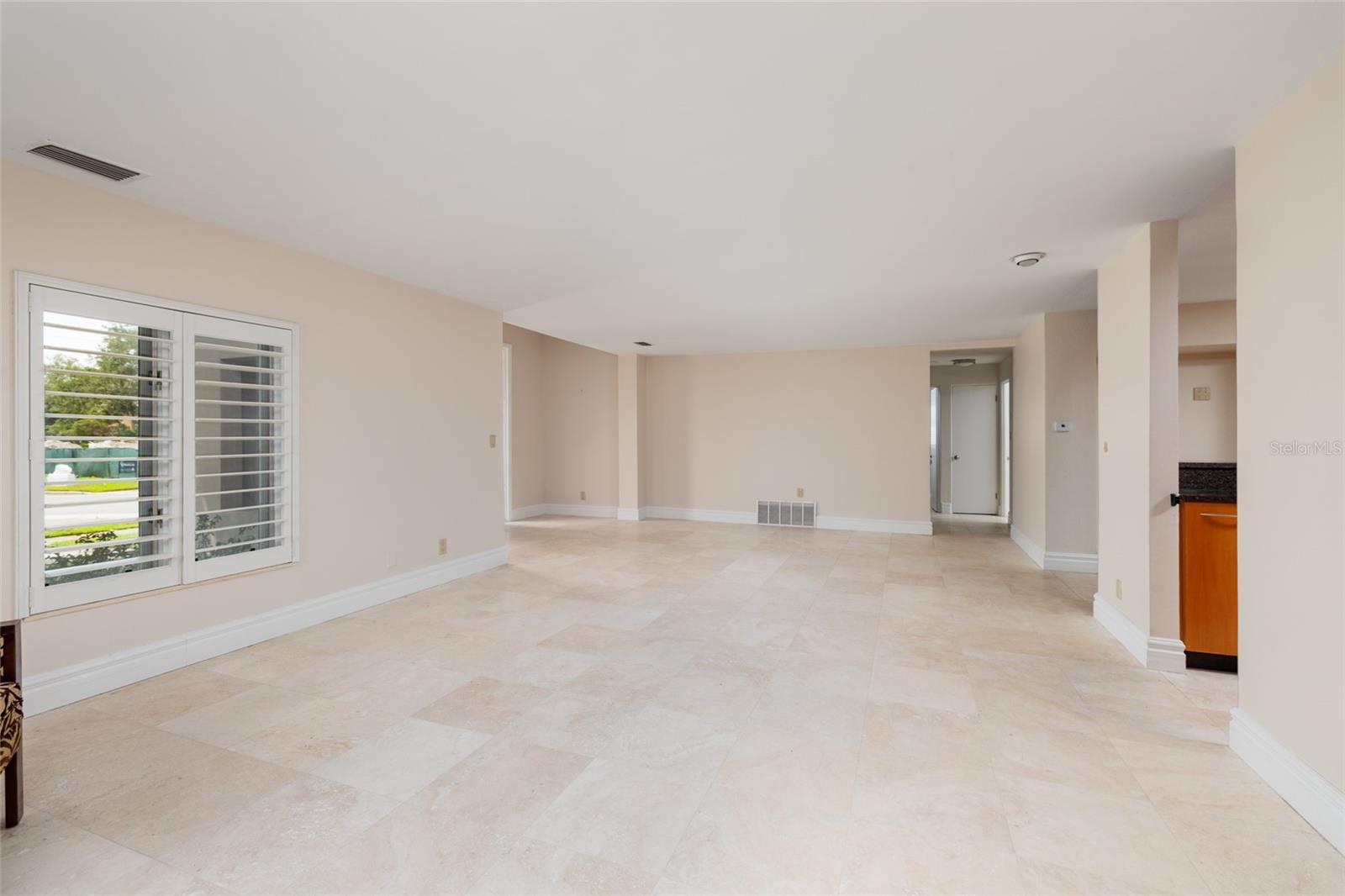 300 BRIGHTWATERS BLVD NE — photo 9