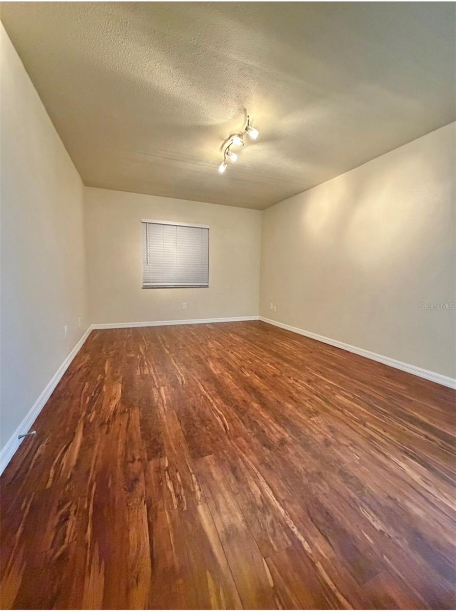 3815 N OAK DR #G71 — photo 24