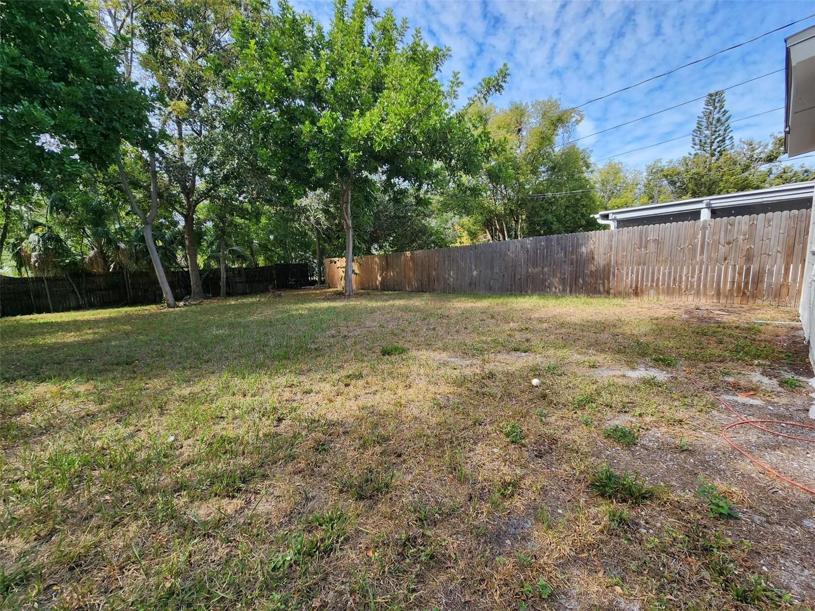 618 S CREST AVE — photo 18