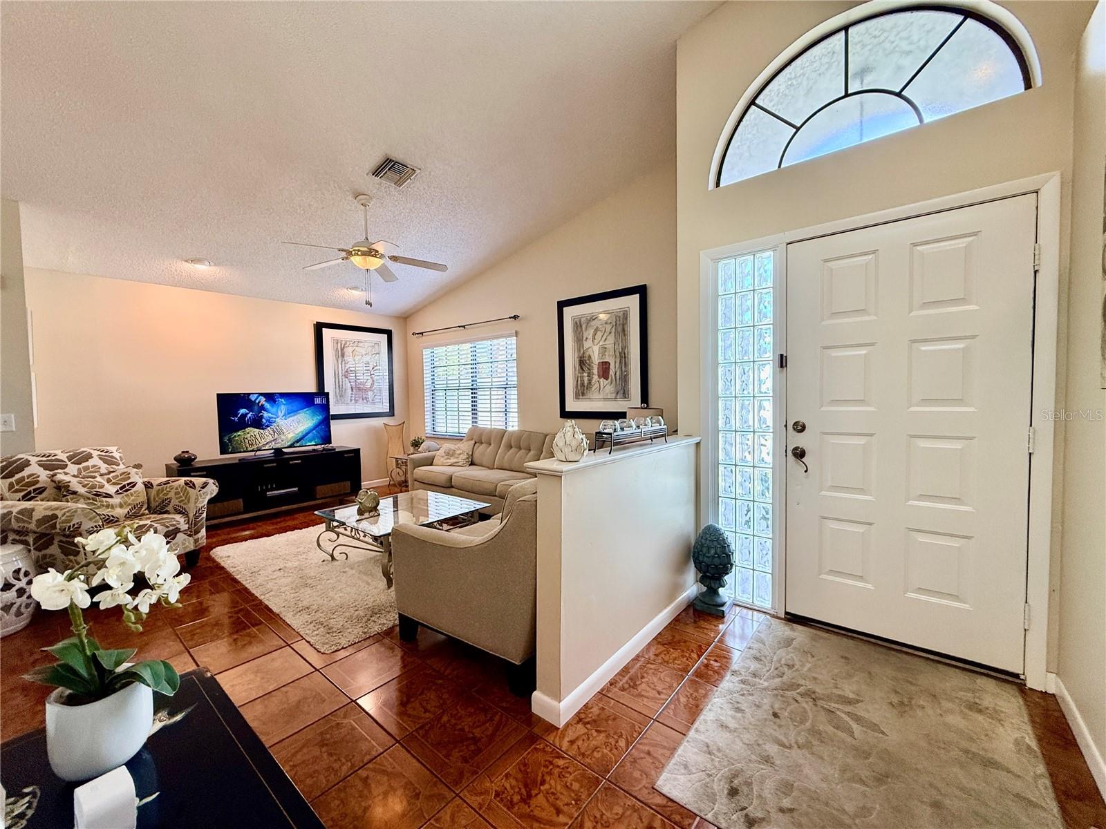 2749 COUNTRYSIDE BLVD #14 — photo 4