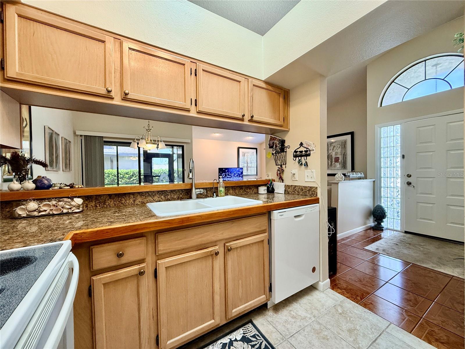 2749 COUNTRYSIDE BLVD #14 — photo 9