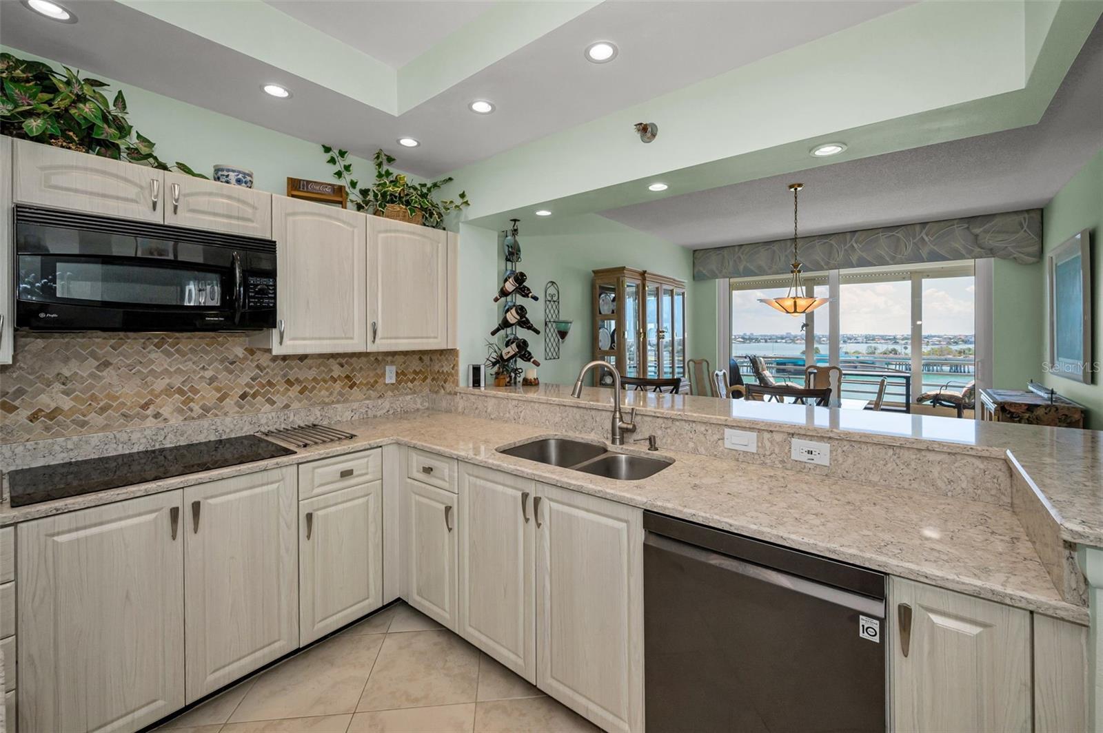 7882 SAILBOAT KEY BLVD S #605 — photo 20