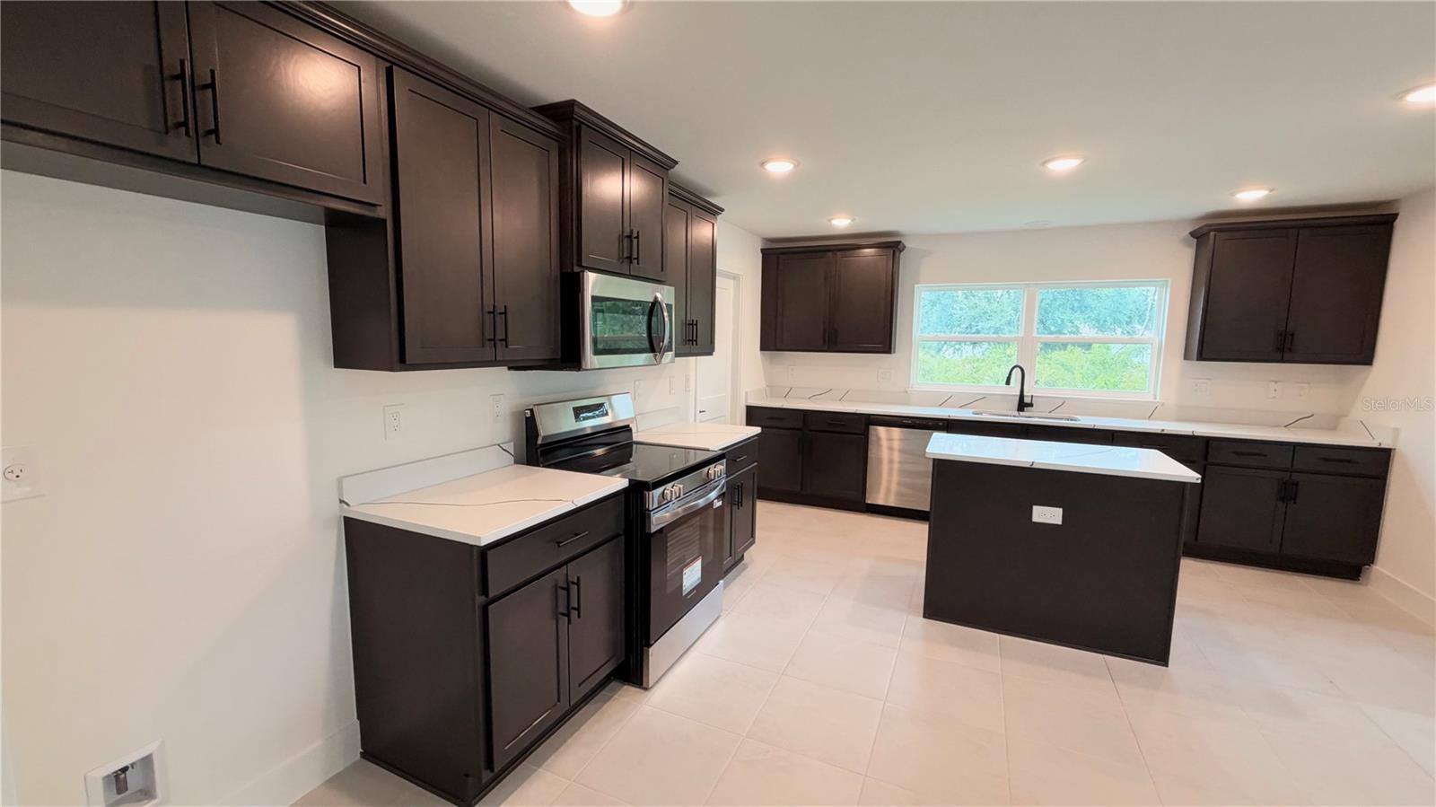 5929 HORNBUCKLE BLVD — photo 2