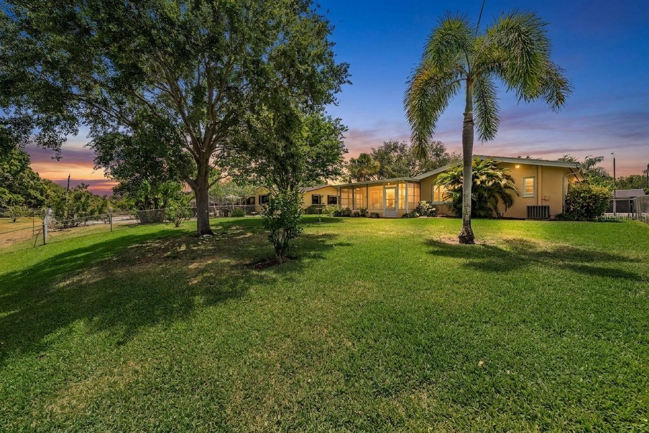 2424 FAIRBANKS DR — photo 26