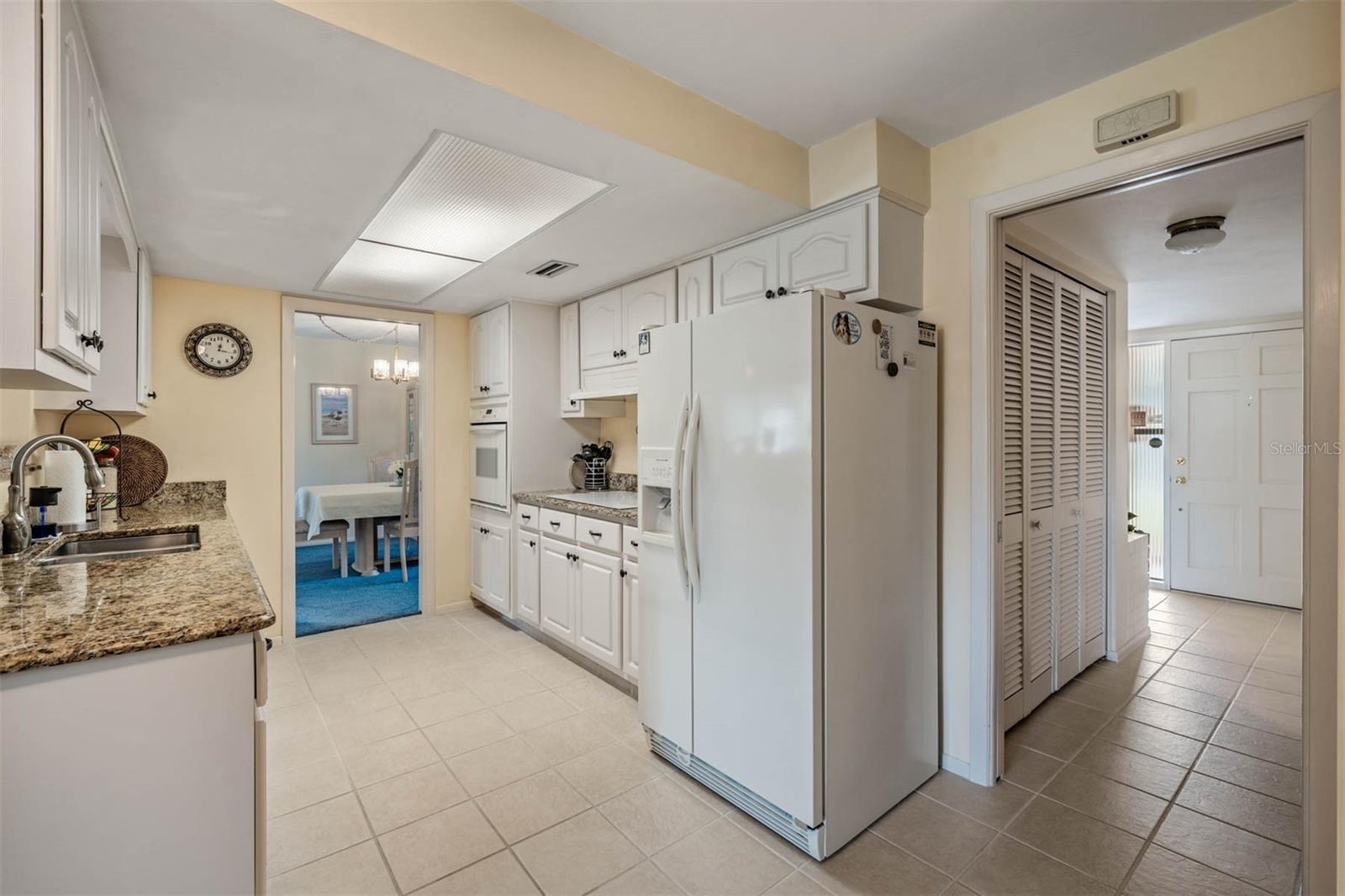2424 FAIRBANKS DR — photo 12