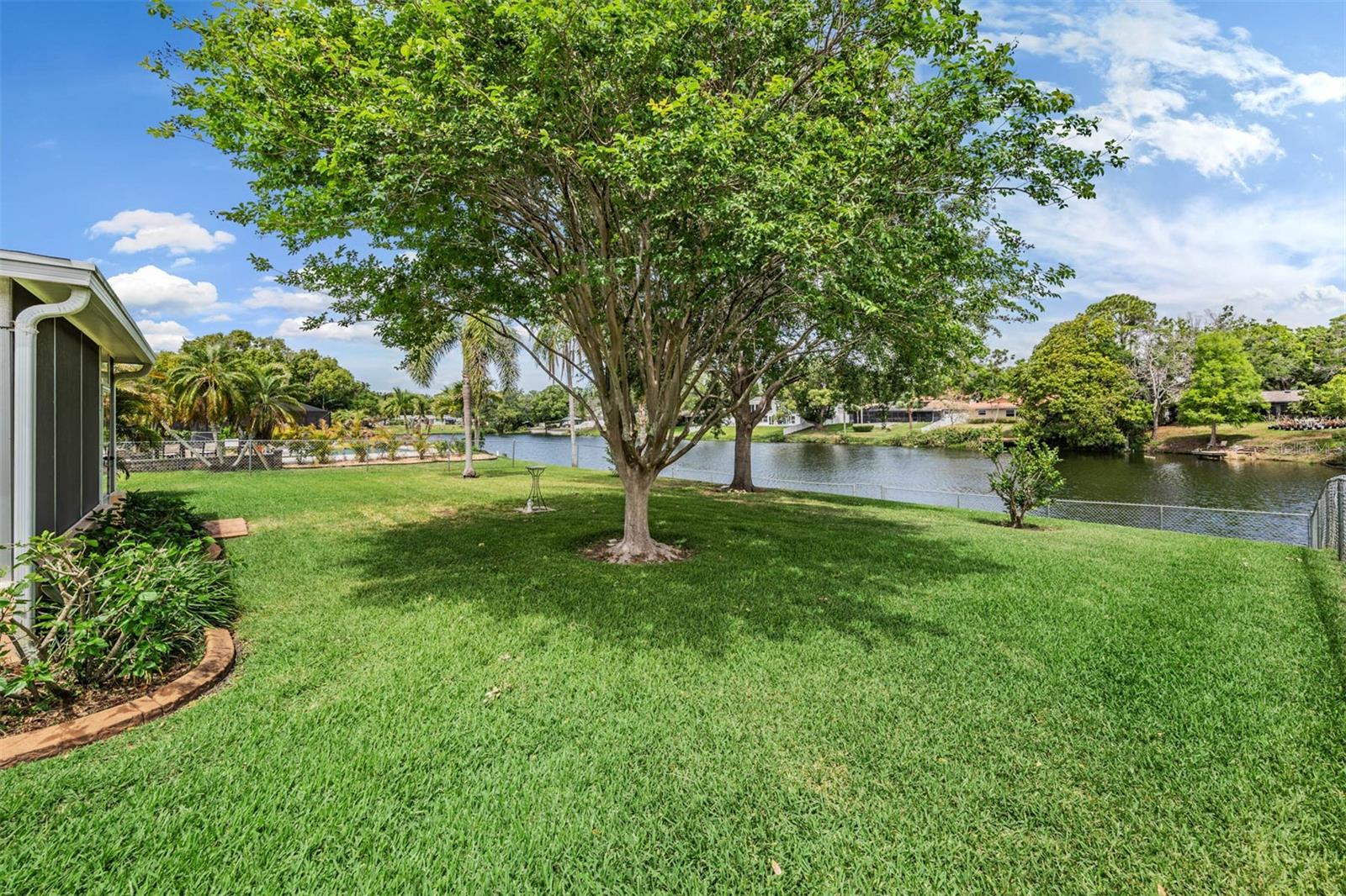 2424 FAIRBANKS DR — photo 23