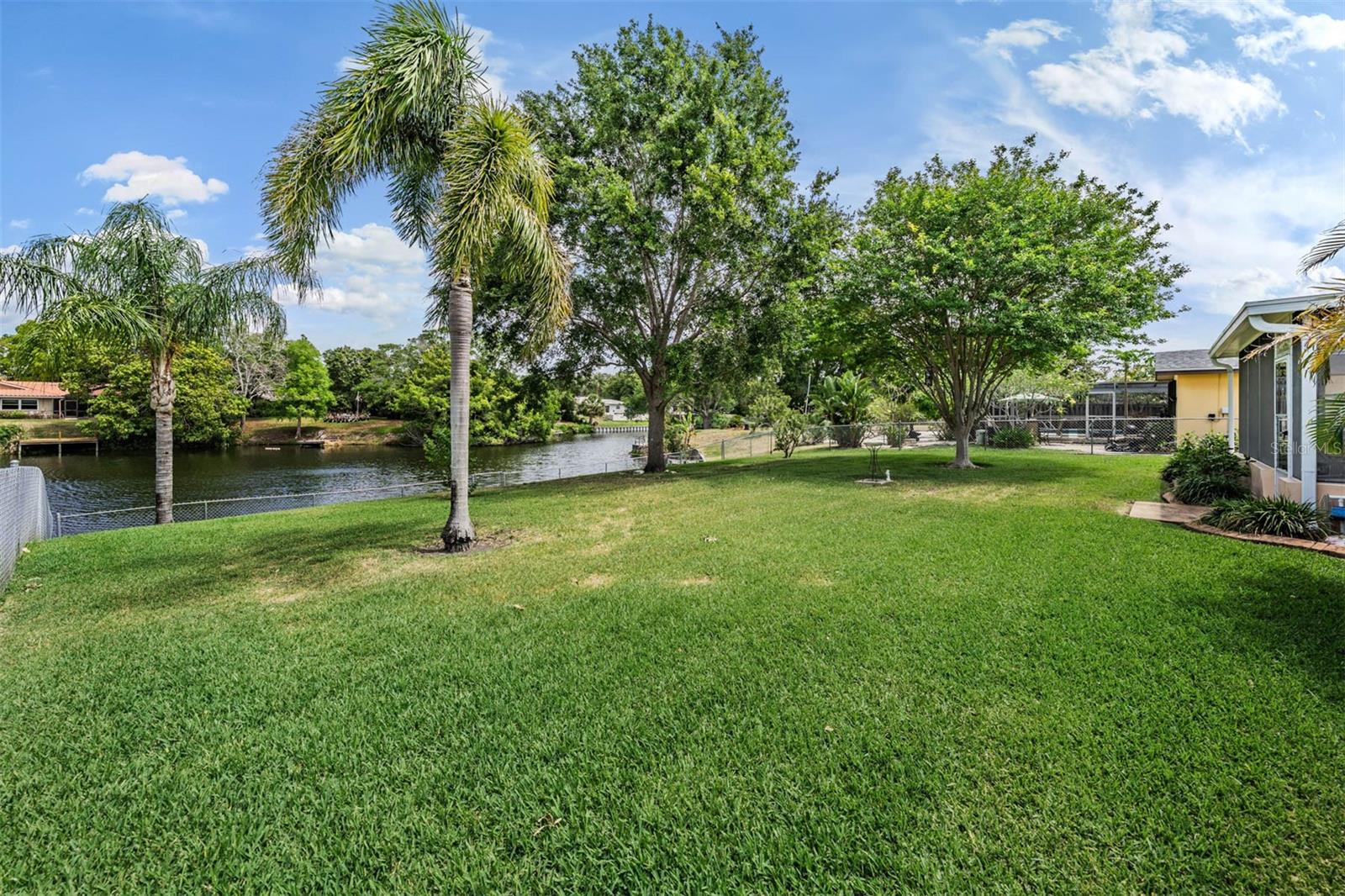 2424 FAIRBANKS DR — photo 25