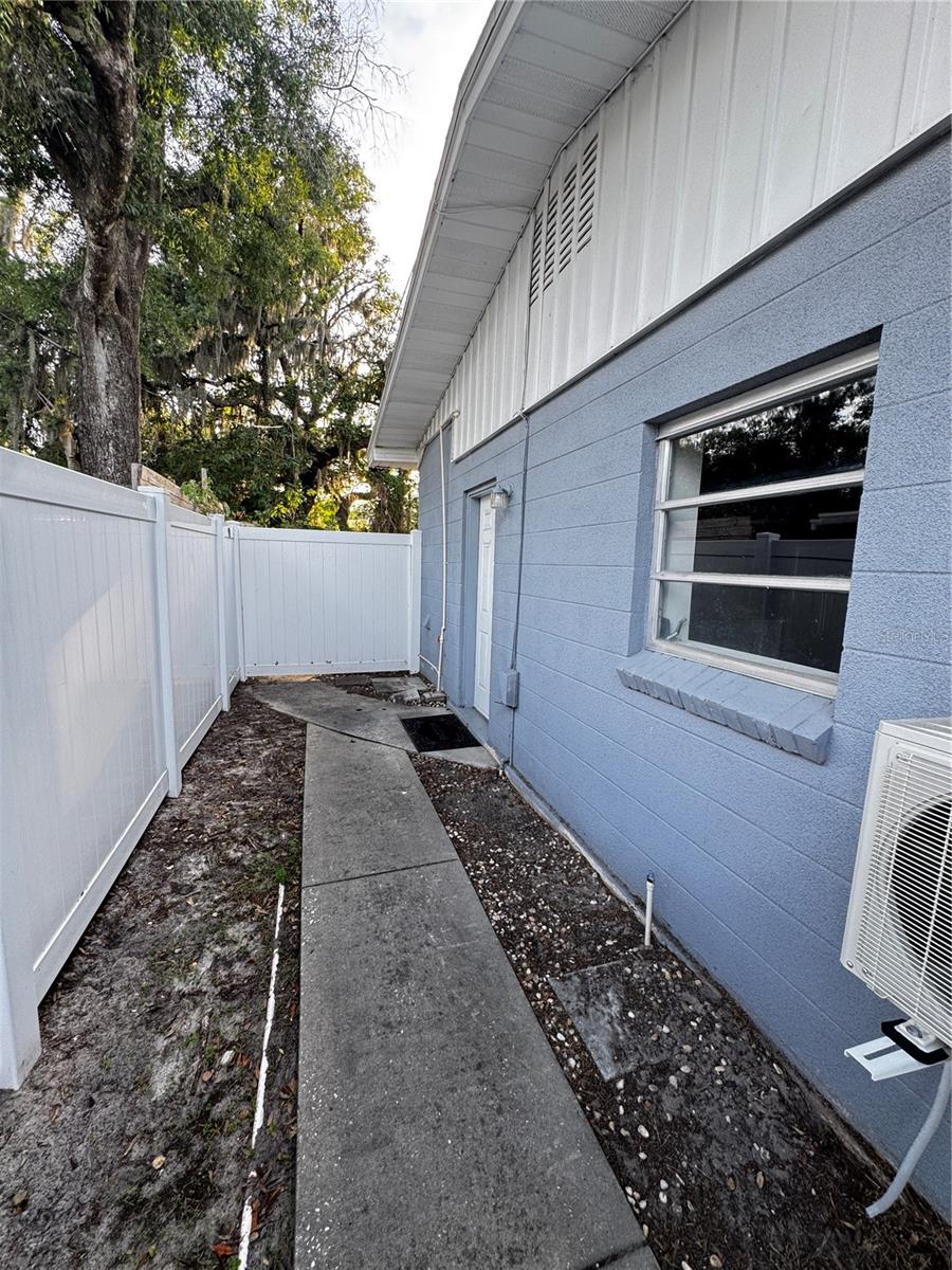 309 BELLE CLAIRE PL — photo 30