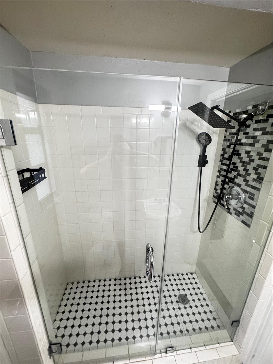 309 BELLE CLAIRE PL — photo 34
