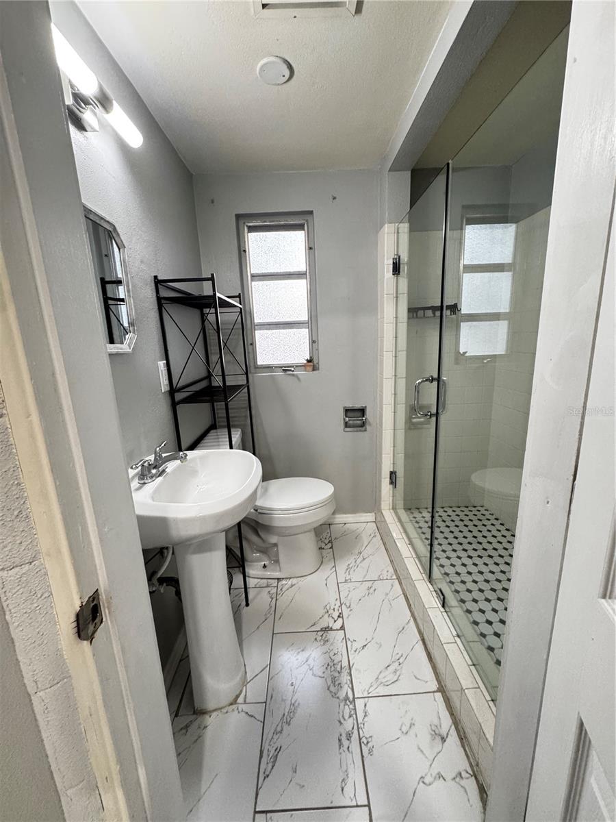 309 BELLE CLAIRE PL — photo 33