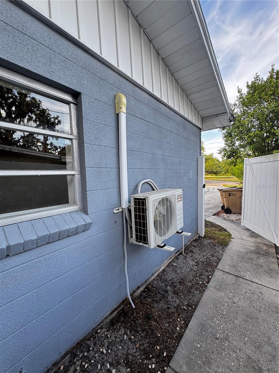 309 BELLE CLAIRE PL — photo 25