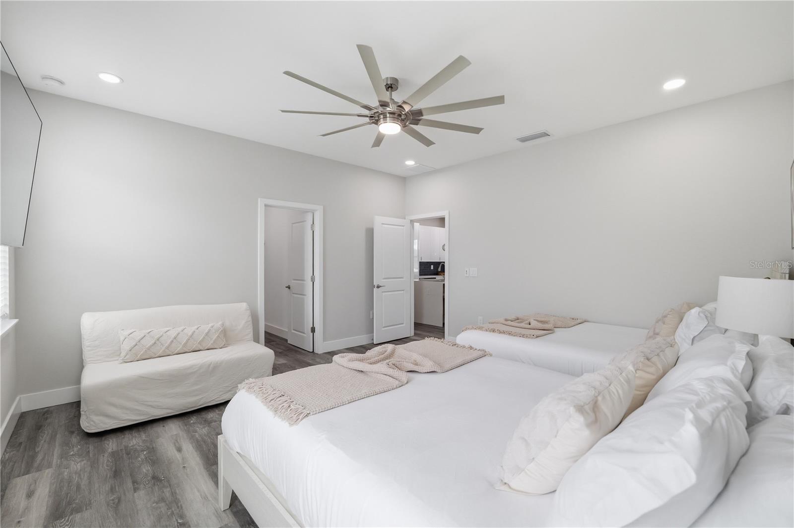 7505 N ROME AVE — photo 34