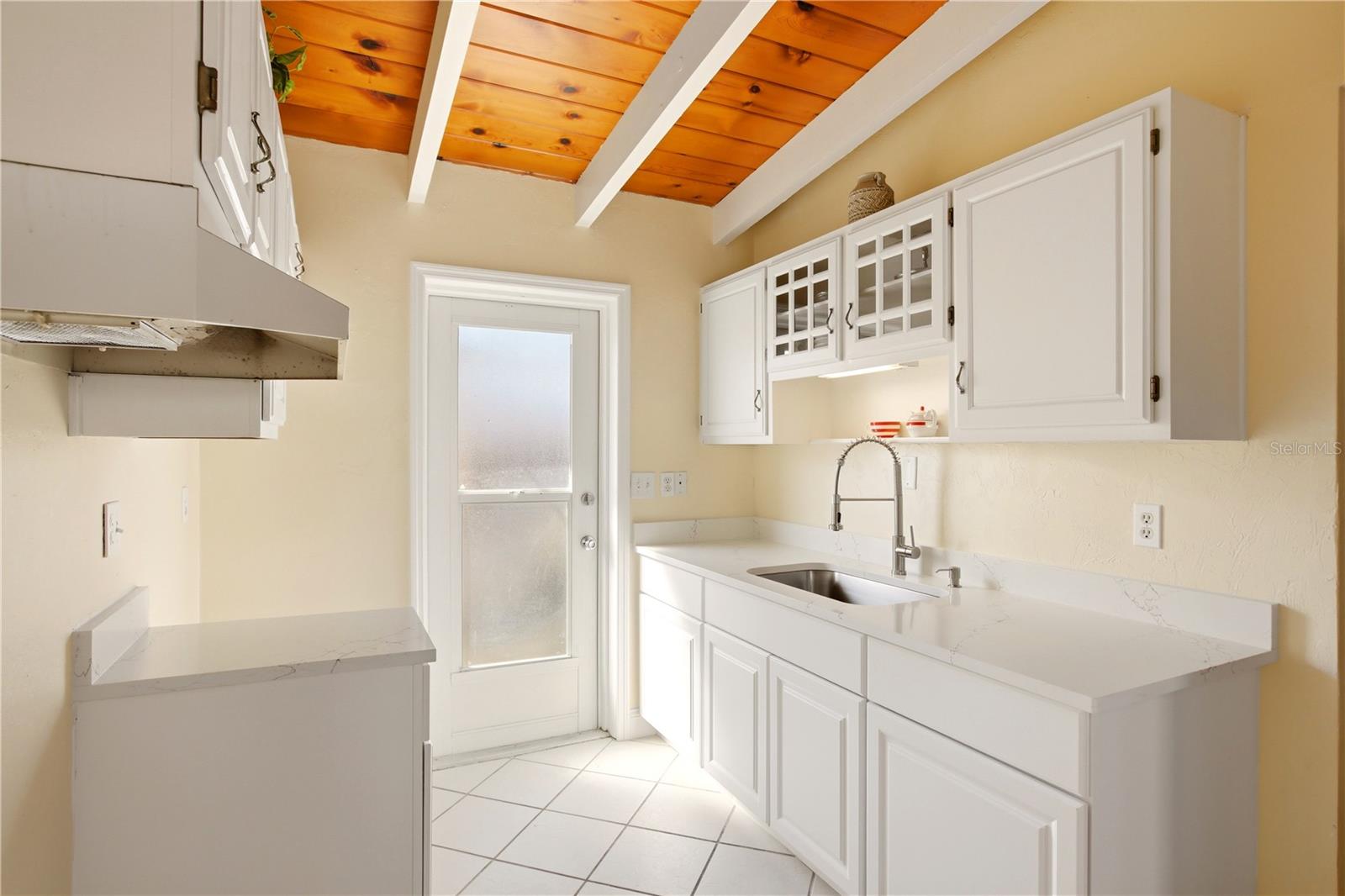 6006 MIDNIGHT PASS RD #48 — photo 4
