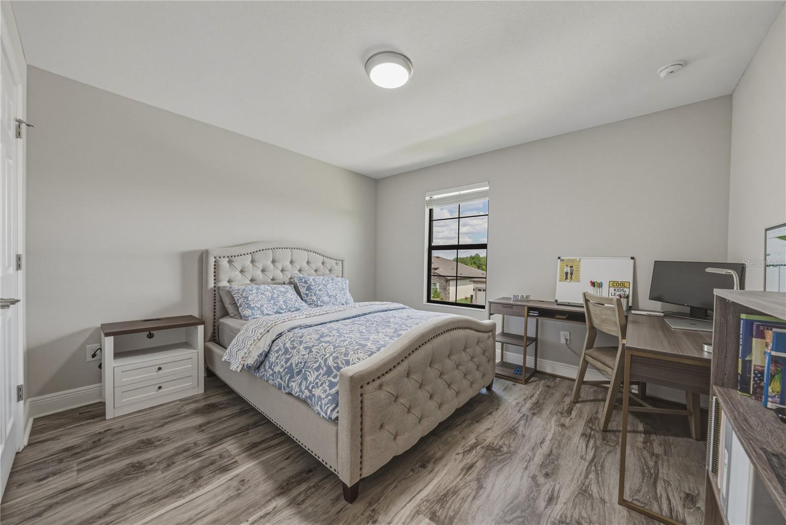 14633 RED CASTLE AVE — photo 34