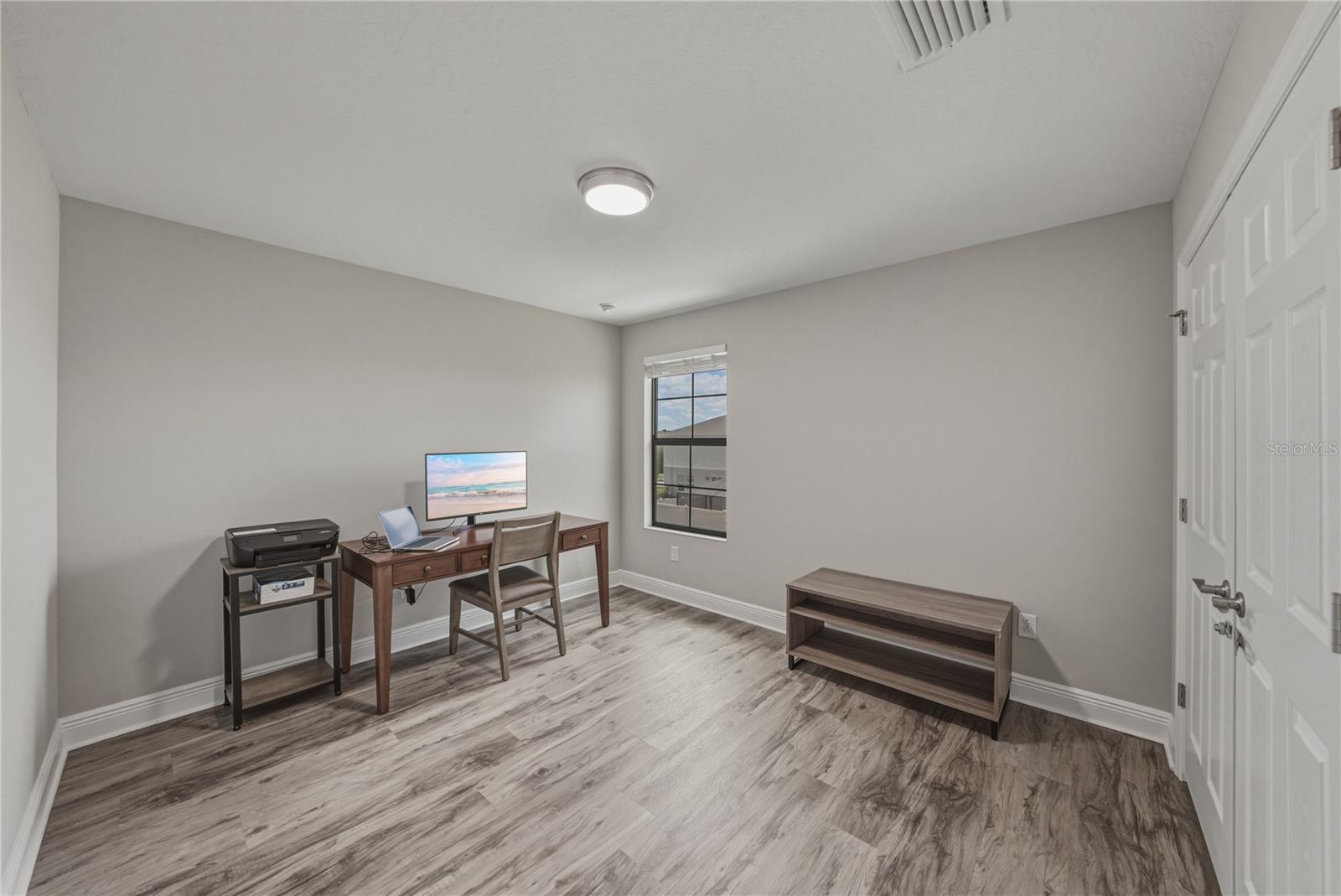 14633 RED CASTLE AVE — photo 37