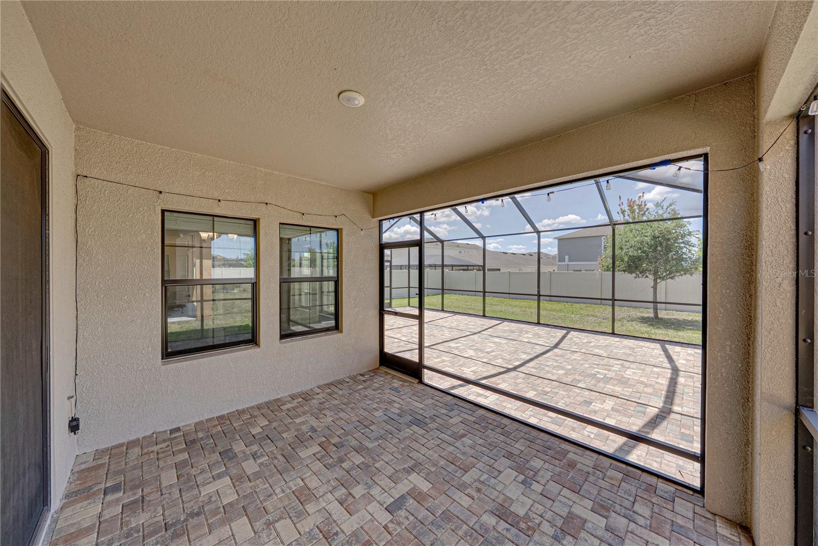 14633 RED CASTLE AVE — photo 39