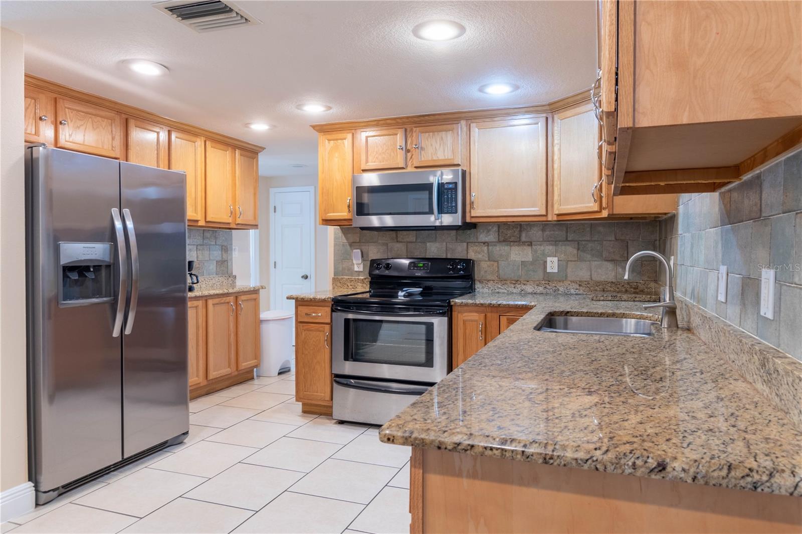 7130 CASTANEA DR — photo 7