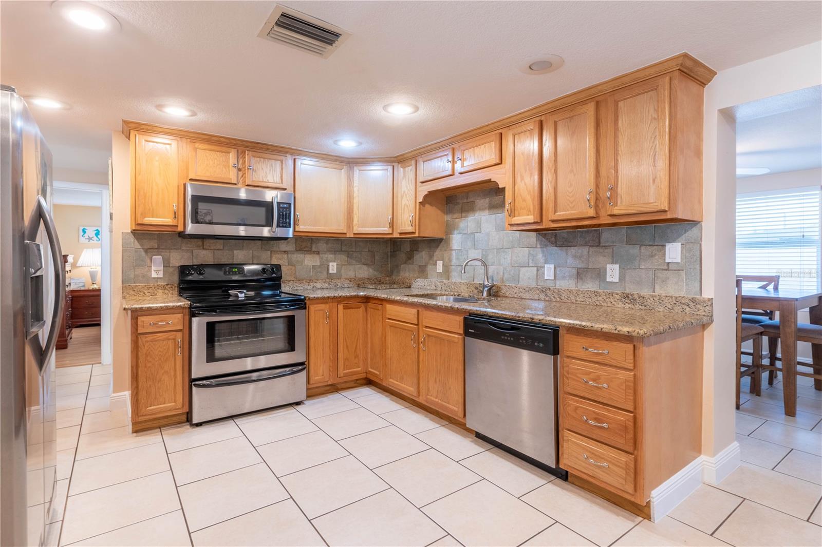 7130 CASTANEA DR — photo 6