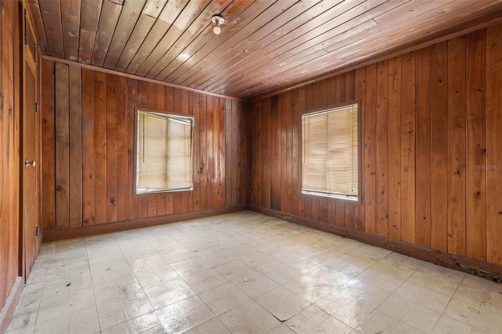2413 ED BROWN LN — photo 4