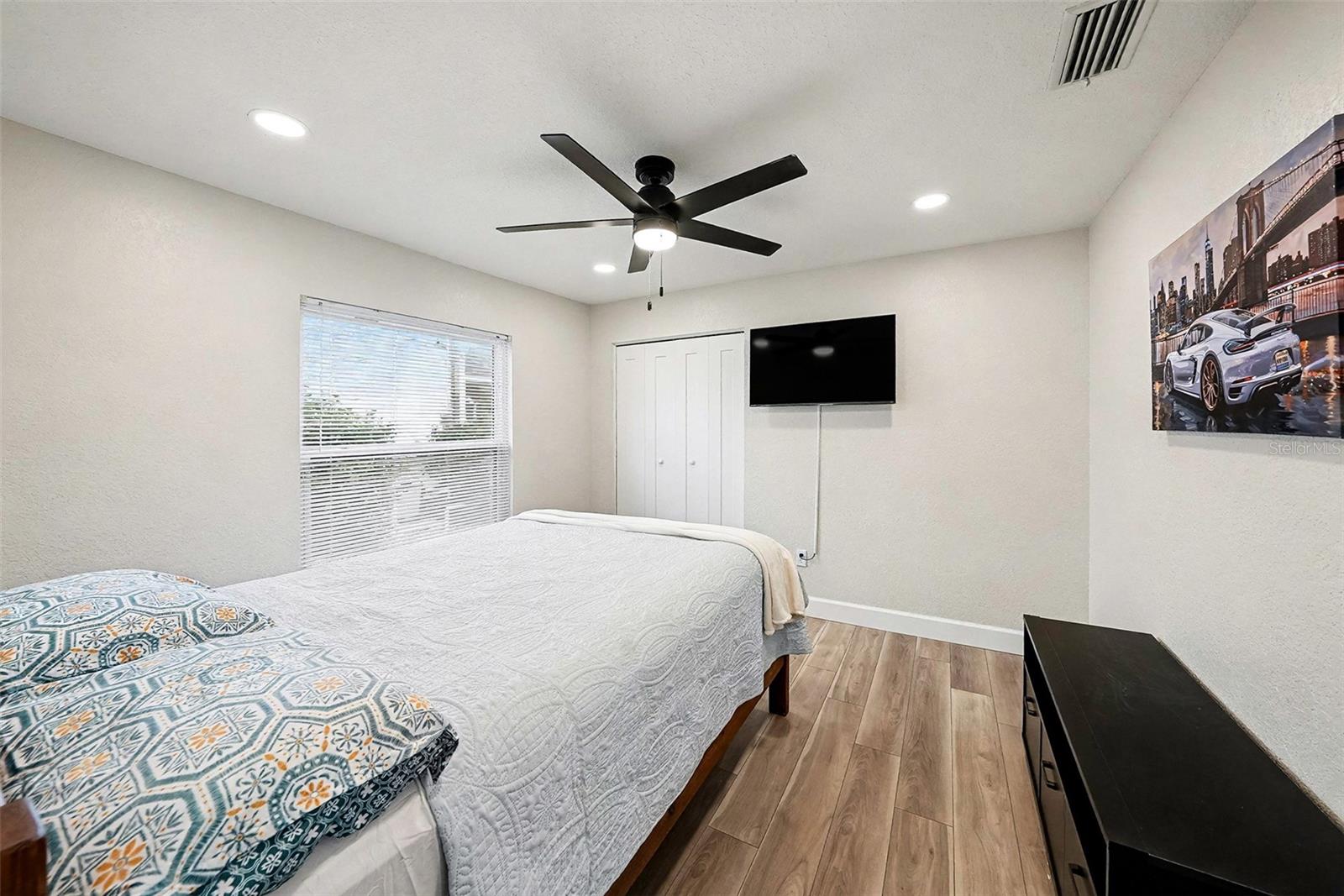 11325 GLENMONT DR — photo 17