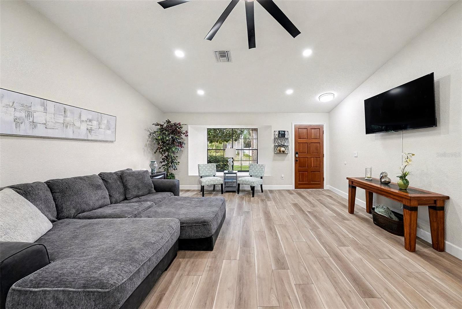11325 GLENMONT DR — photo 5
