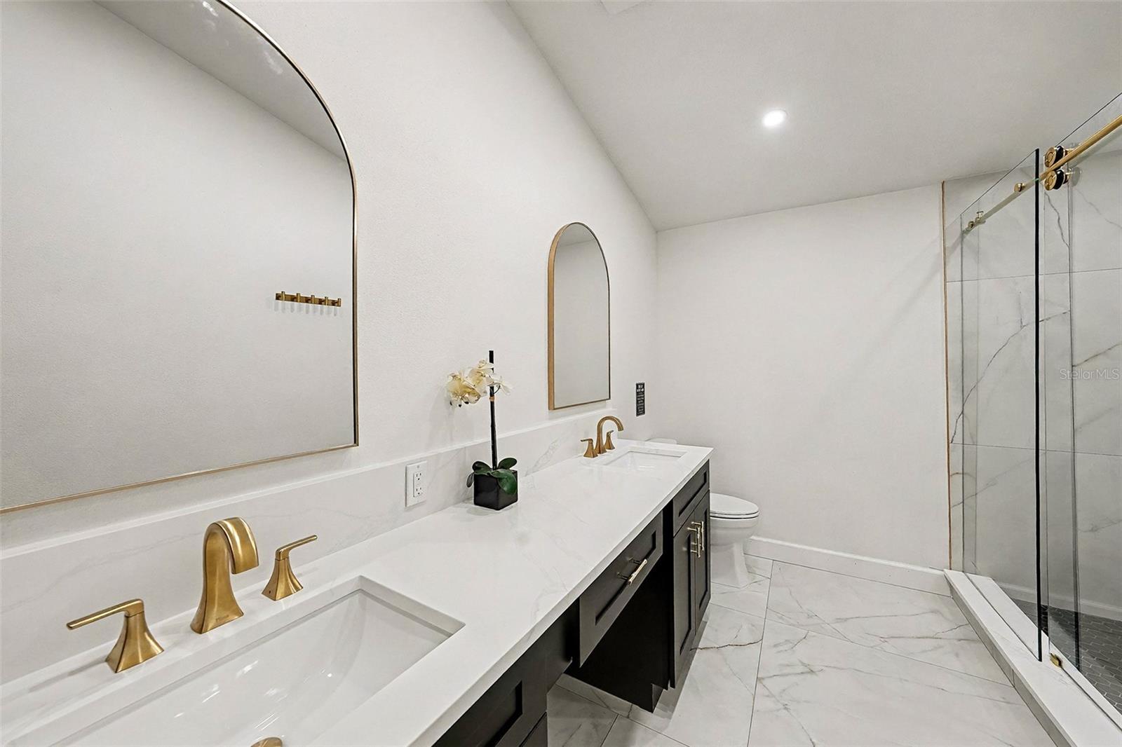 11325 GLENMONT DR — photo 23