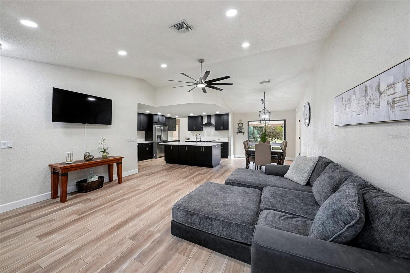 11325 GLENMONT DR — photo 4