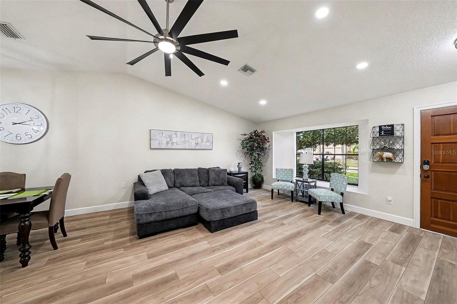 11325 GLENMONT DR — photo 3