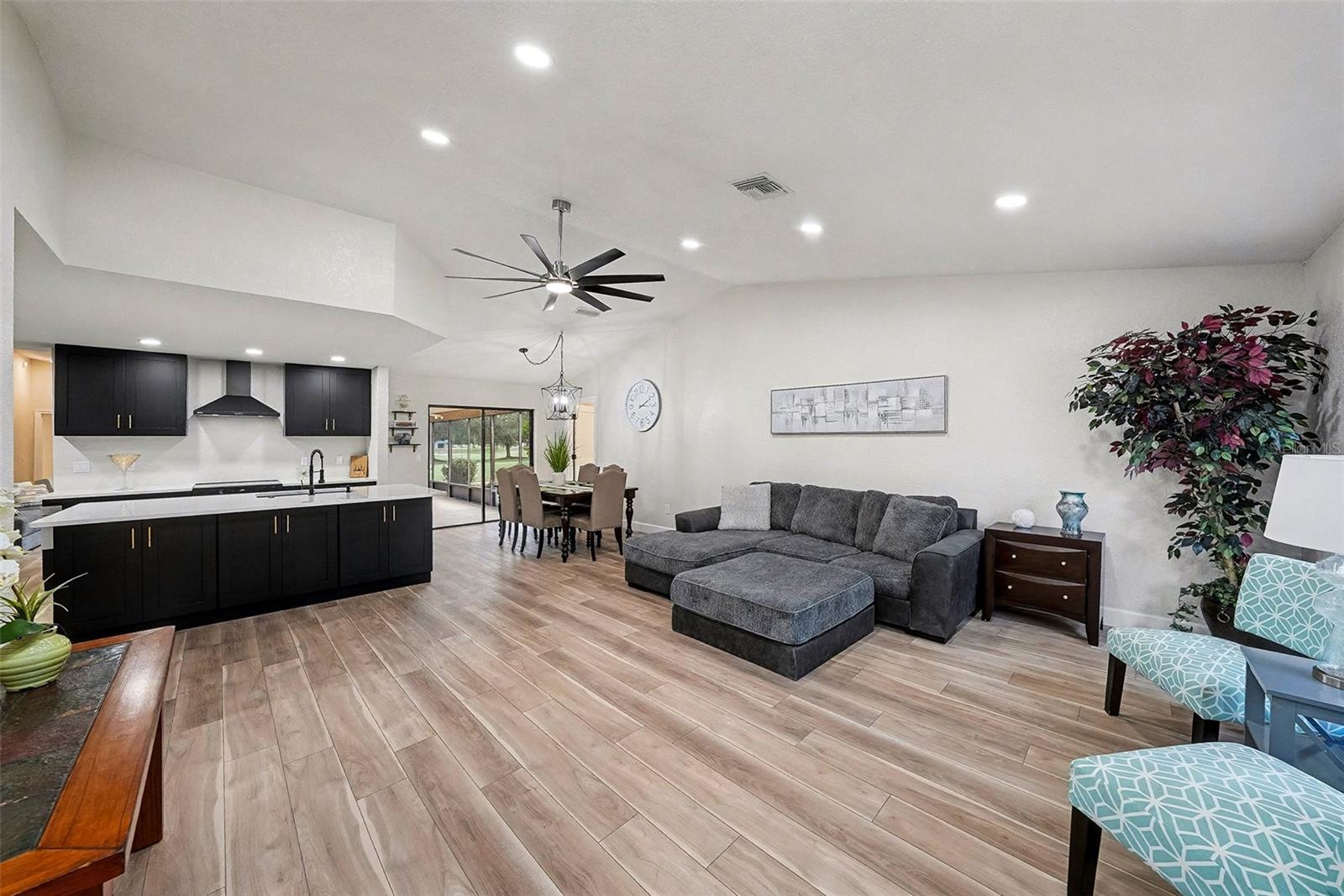 11325 GLENMONT DR — photo 2