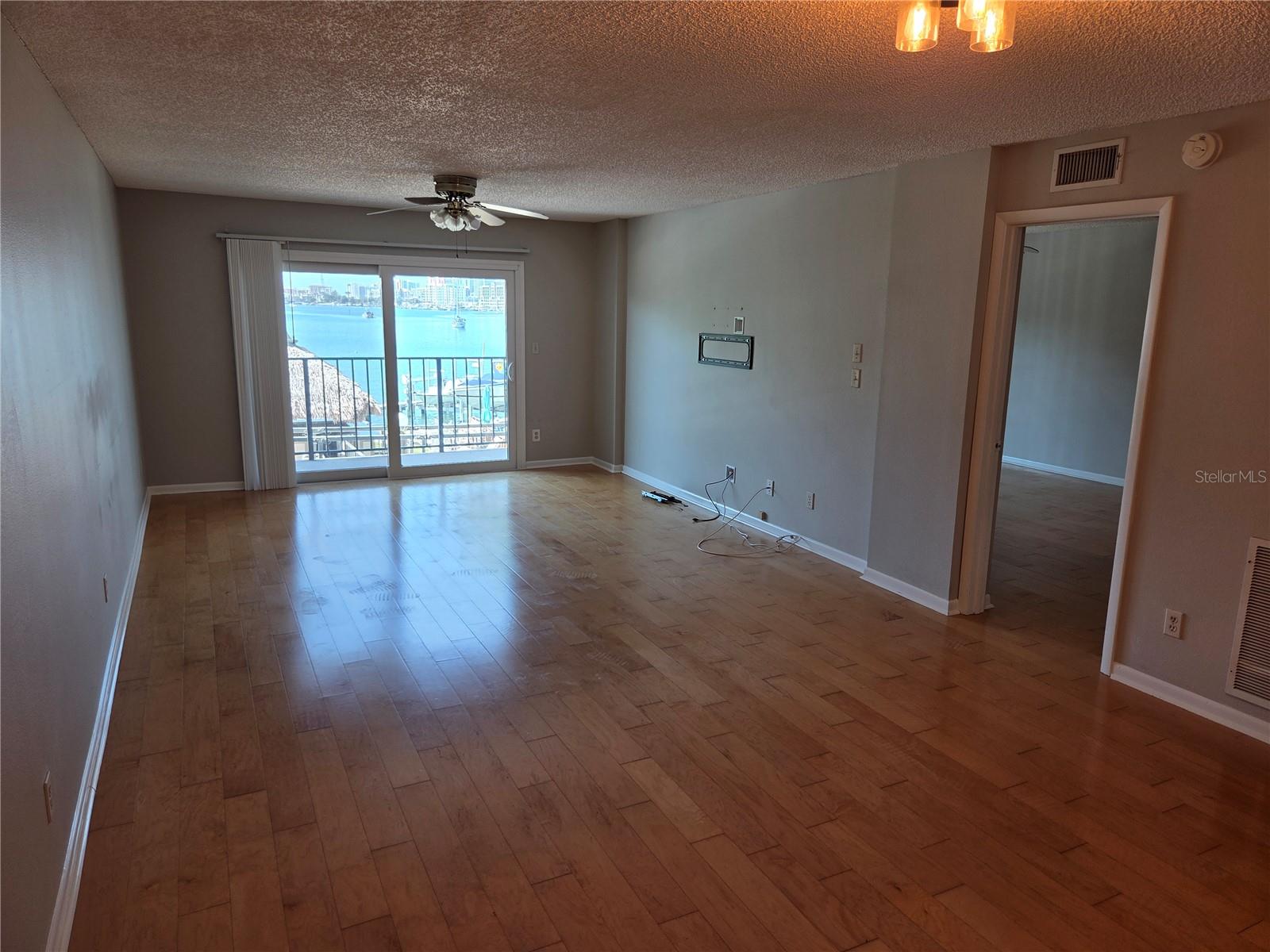 650 ISLAND WAY #202 — photo 8