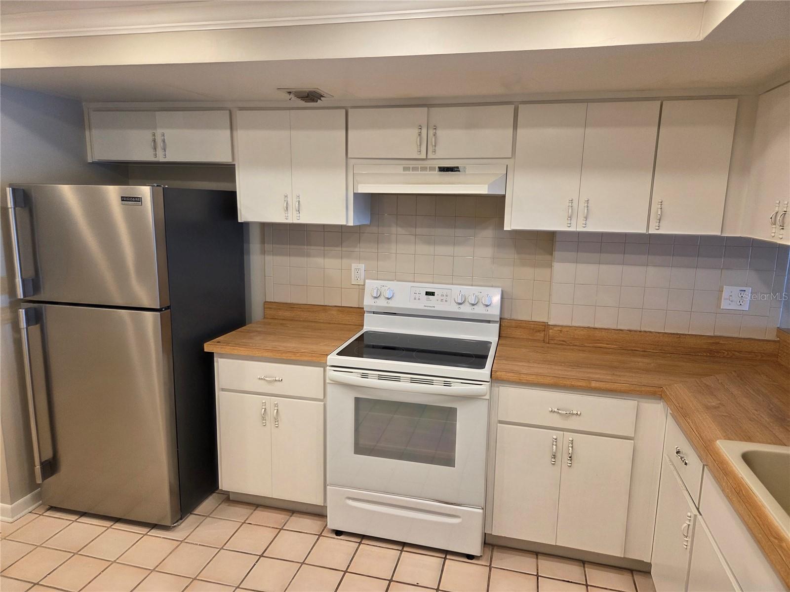 650 ISLAND WAY #202 — photo 21