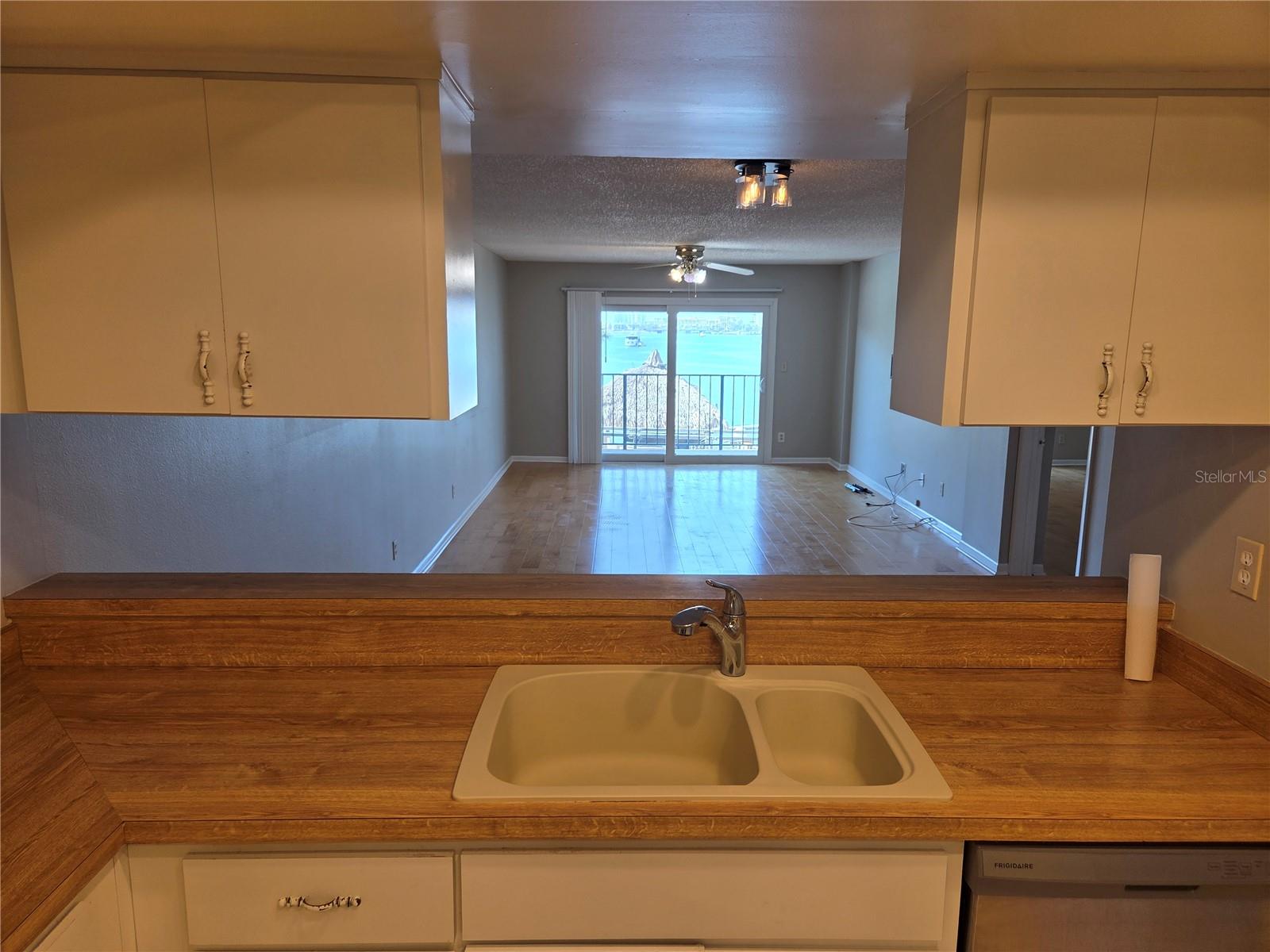 650 ISLAND WAY #202 — photo 23