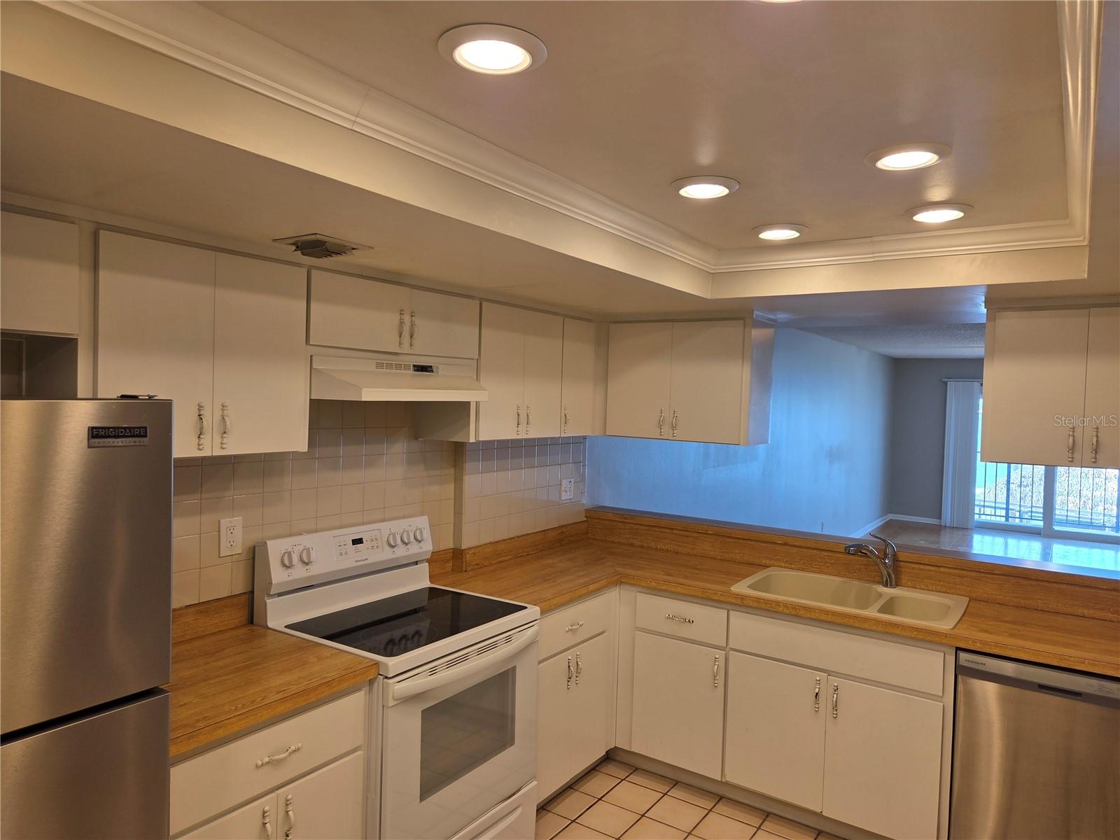 650 ISLAND WAY #202 — photo 20