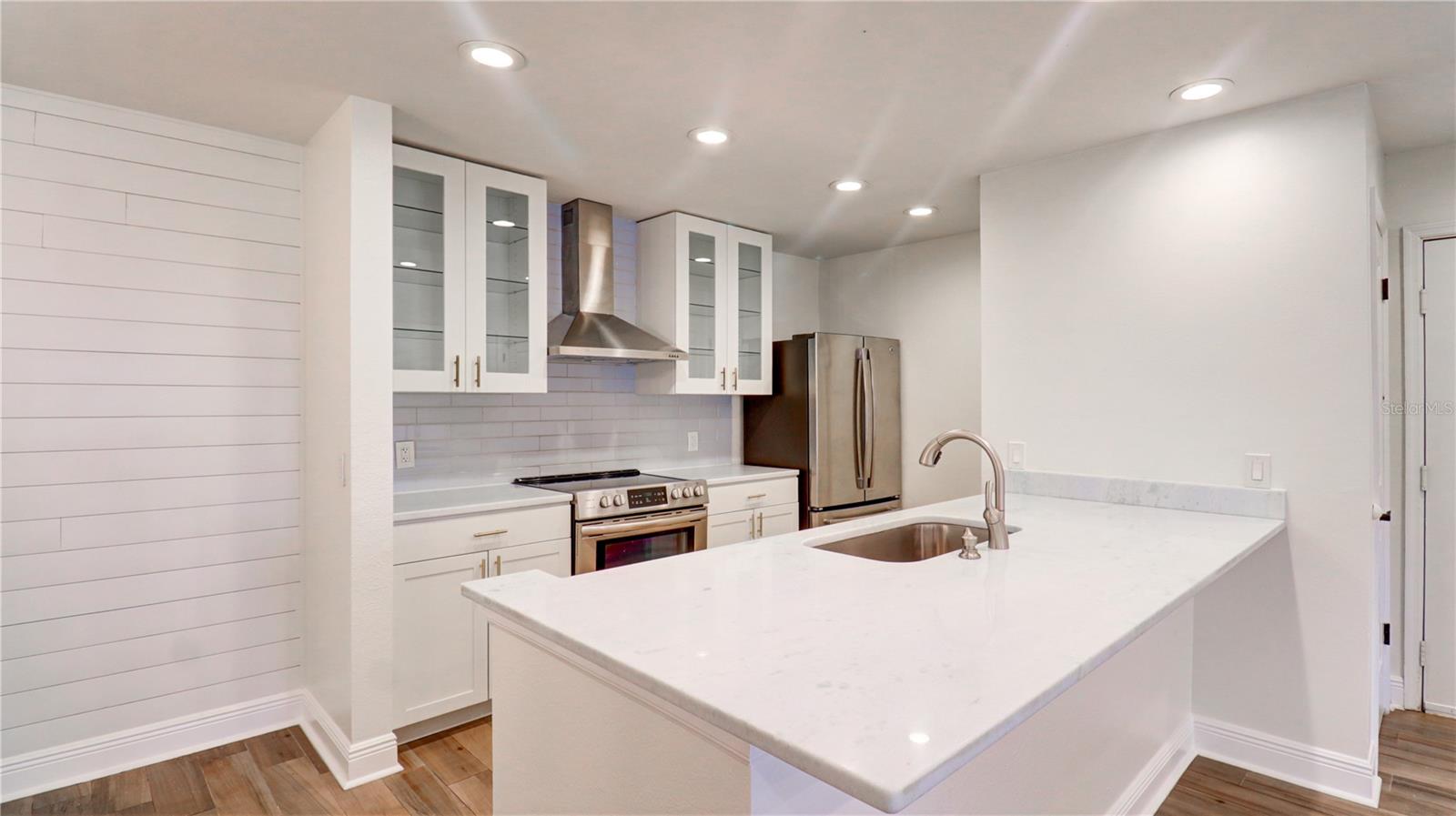 9481 HIGHLAND OAK DR #1001 — photo 10