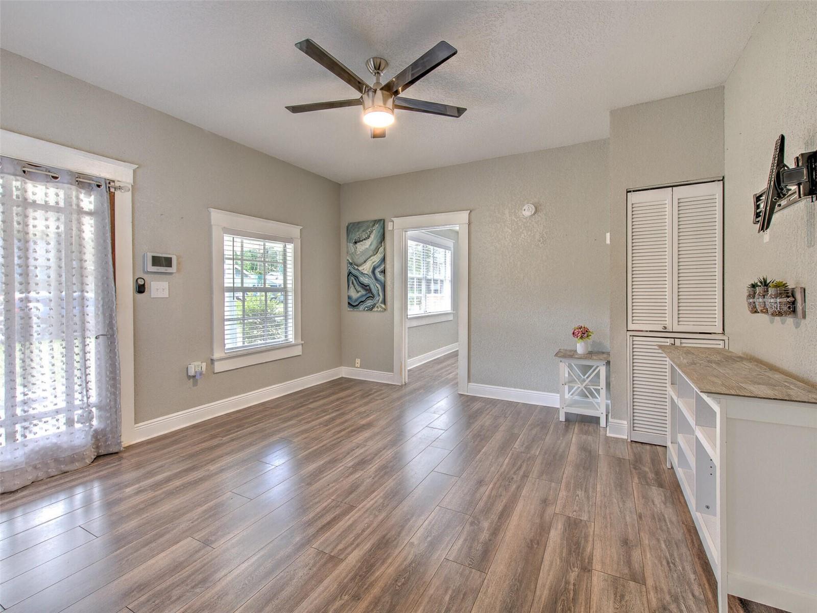 728 E HANLON ST — photo 3