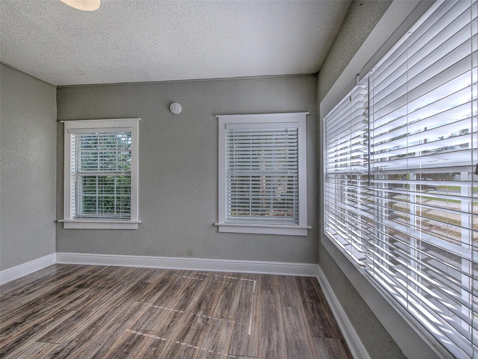 728 E HANLON ST — photo 10