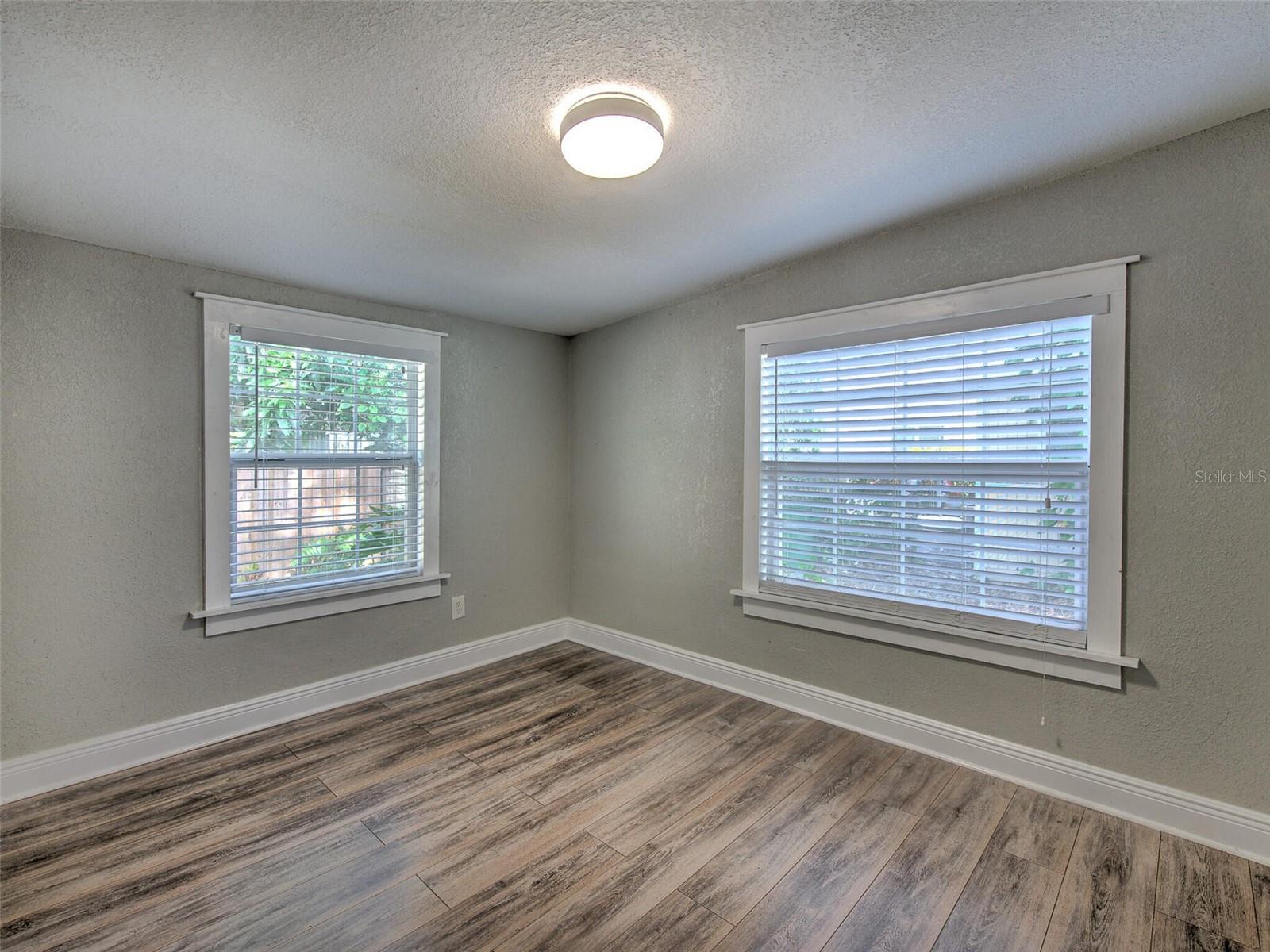 728 E HANLON ST — photo 13