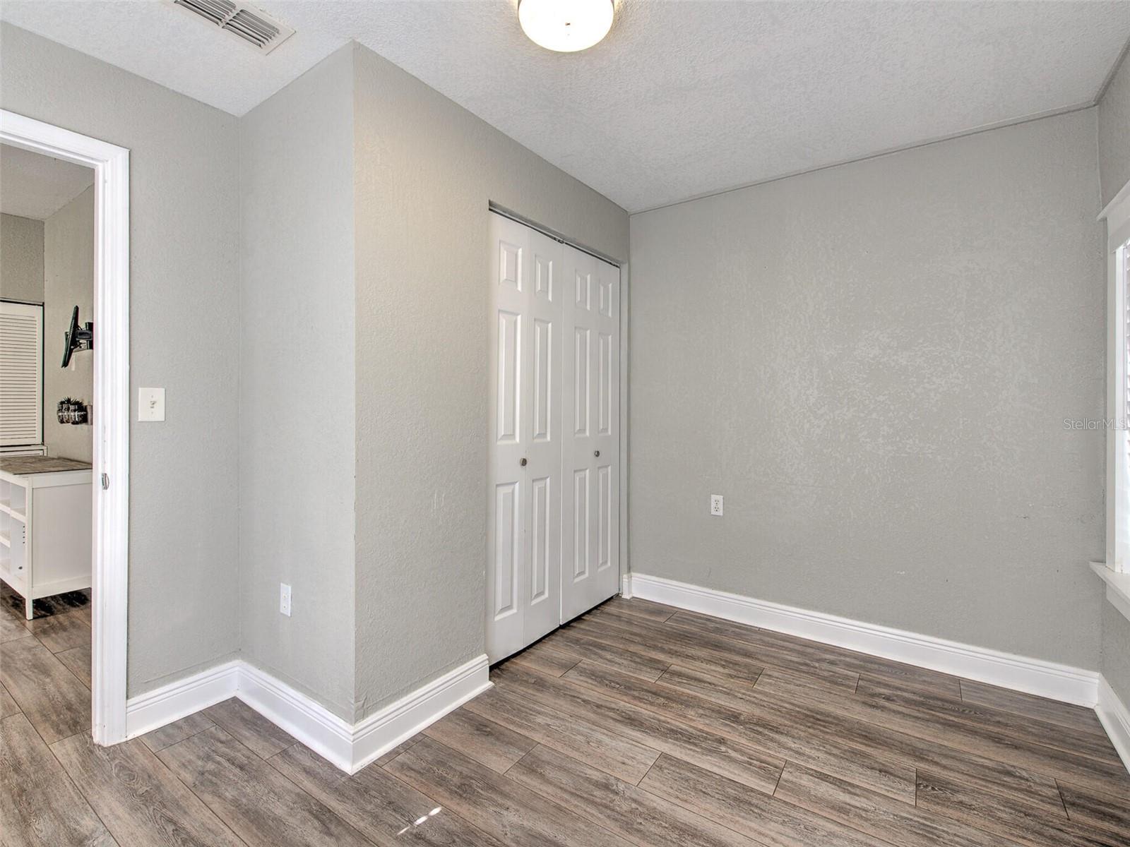 728 E HANLON ST — photo 16