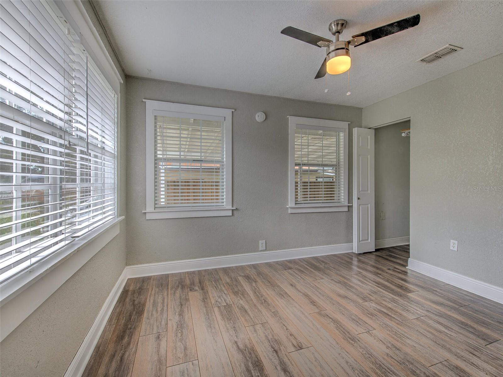 728 E HANLON ST — photo 11