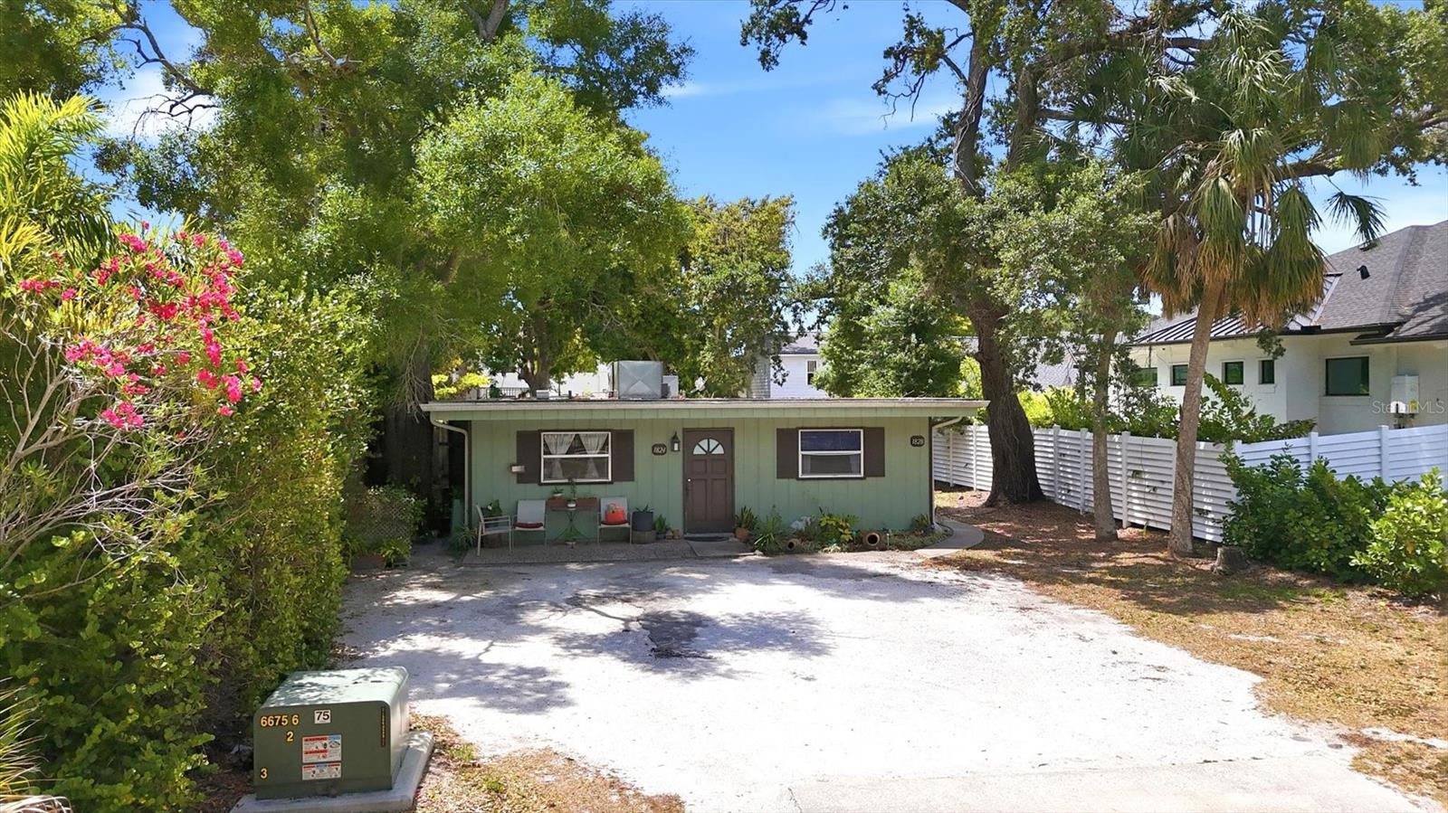 1824 WEBBER ST — photo 2