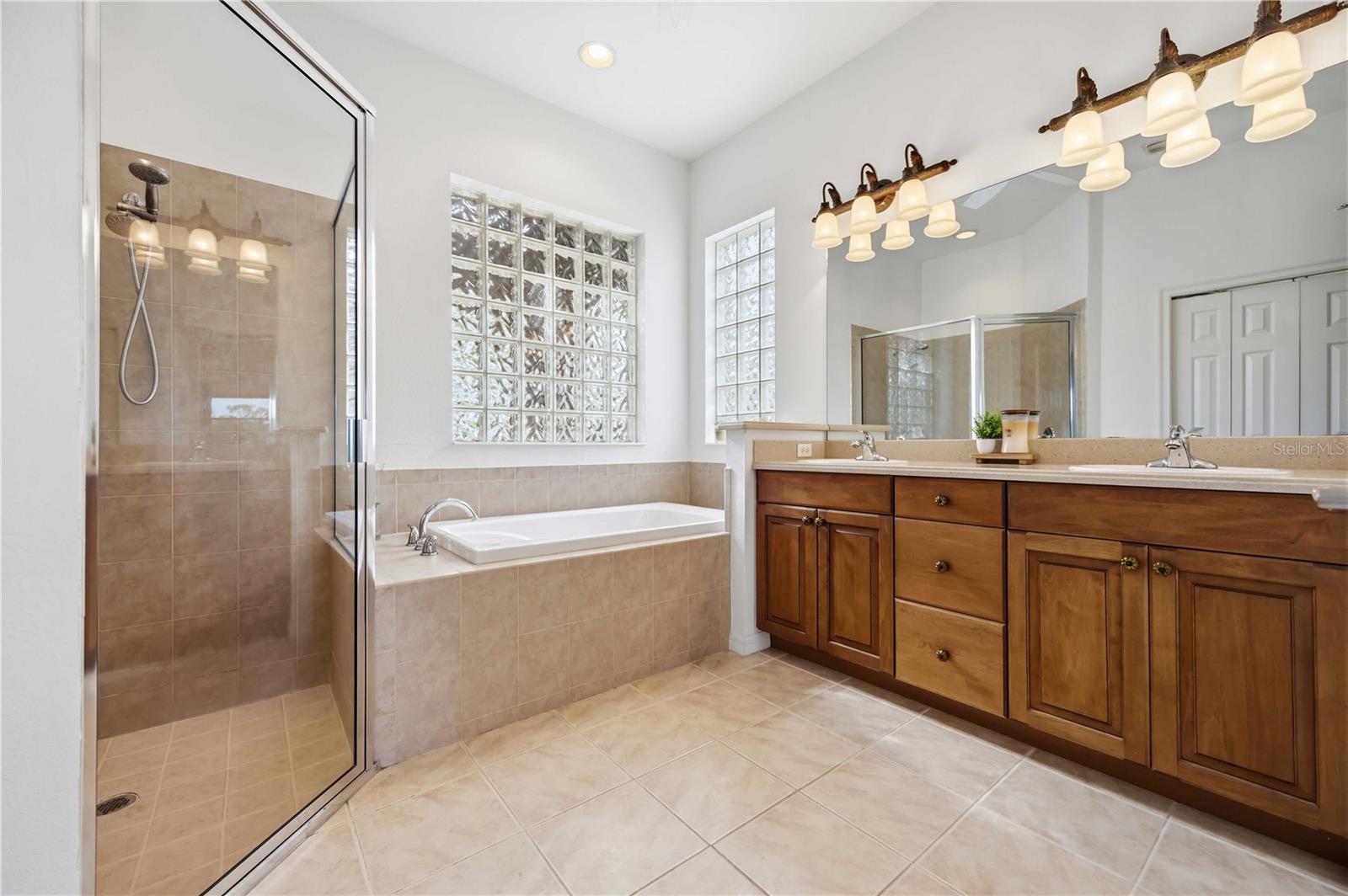 170 CIPRIANI WAY — photo 42