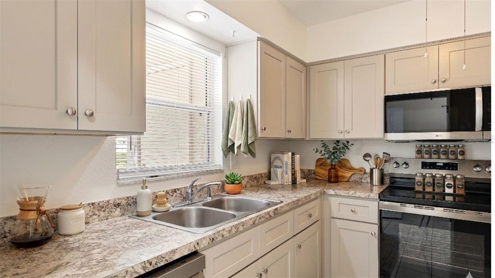 9914 SEBASTIAN CT — photo 20