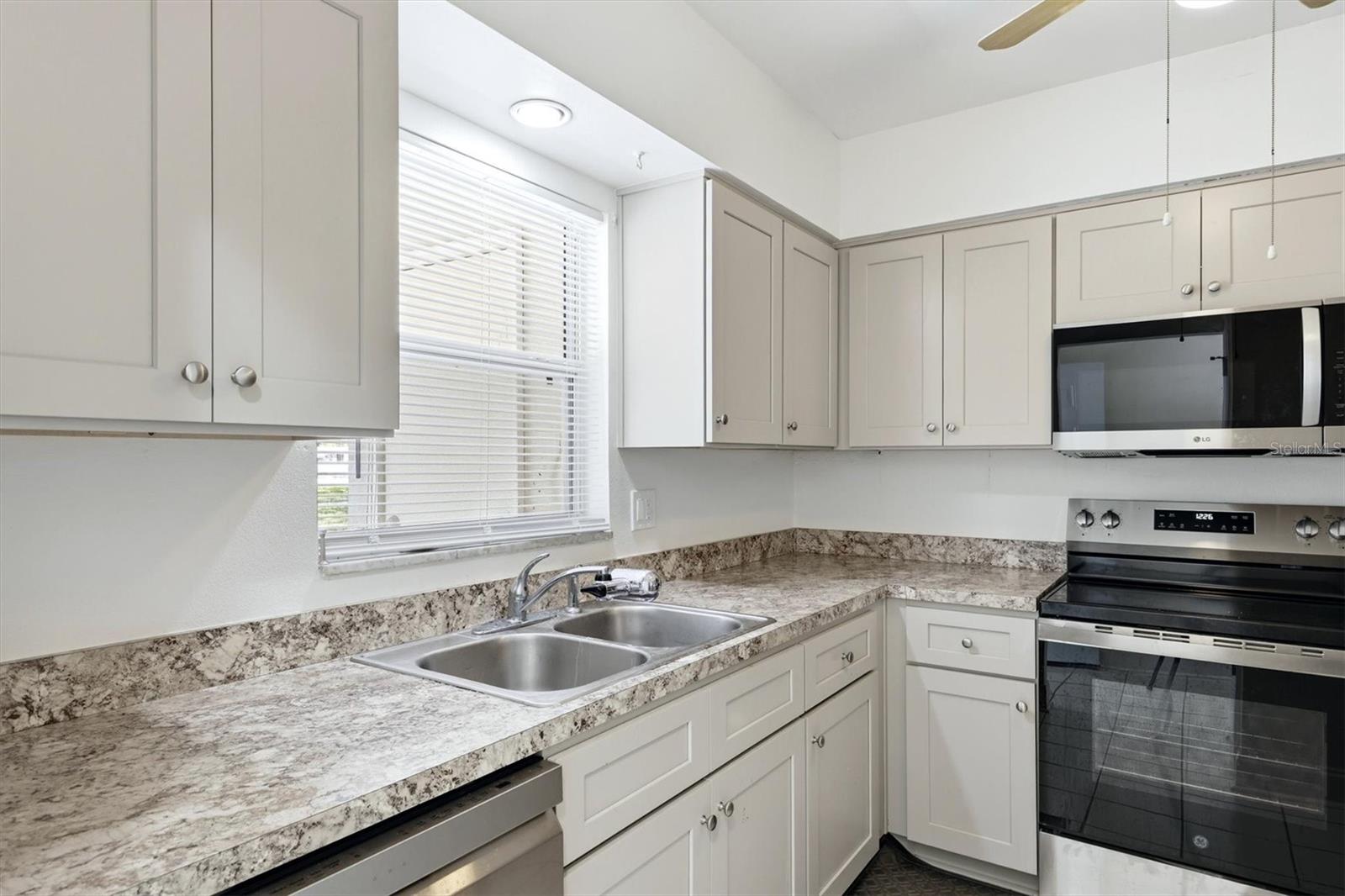 9914 SEBASTIAN CT — photo 21