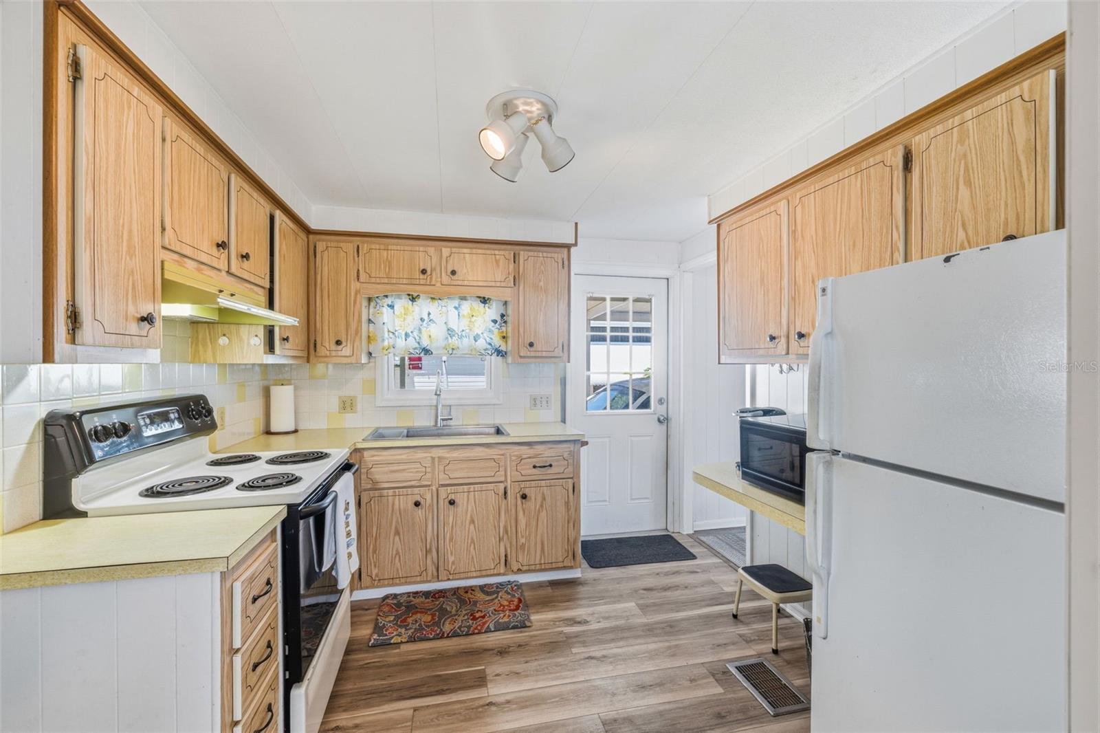 3632 TIKI DR — photo 8